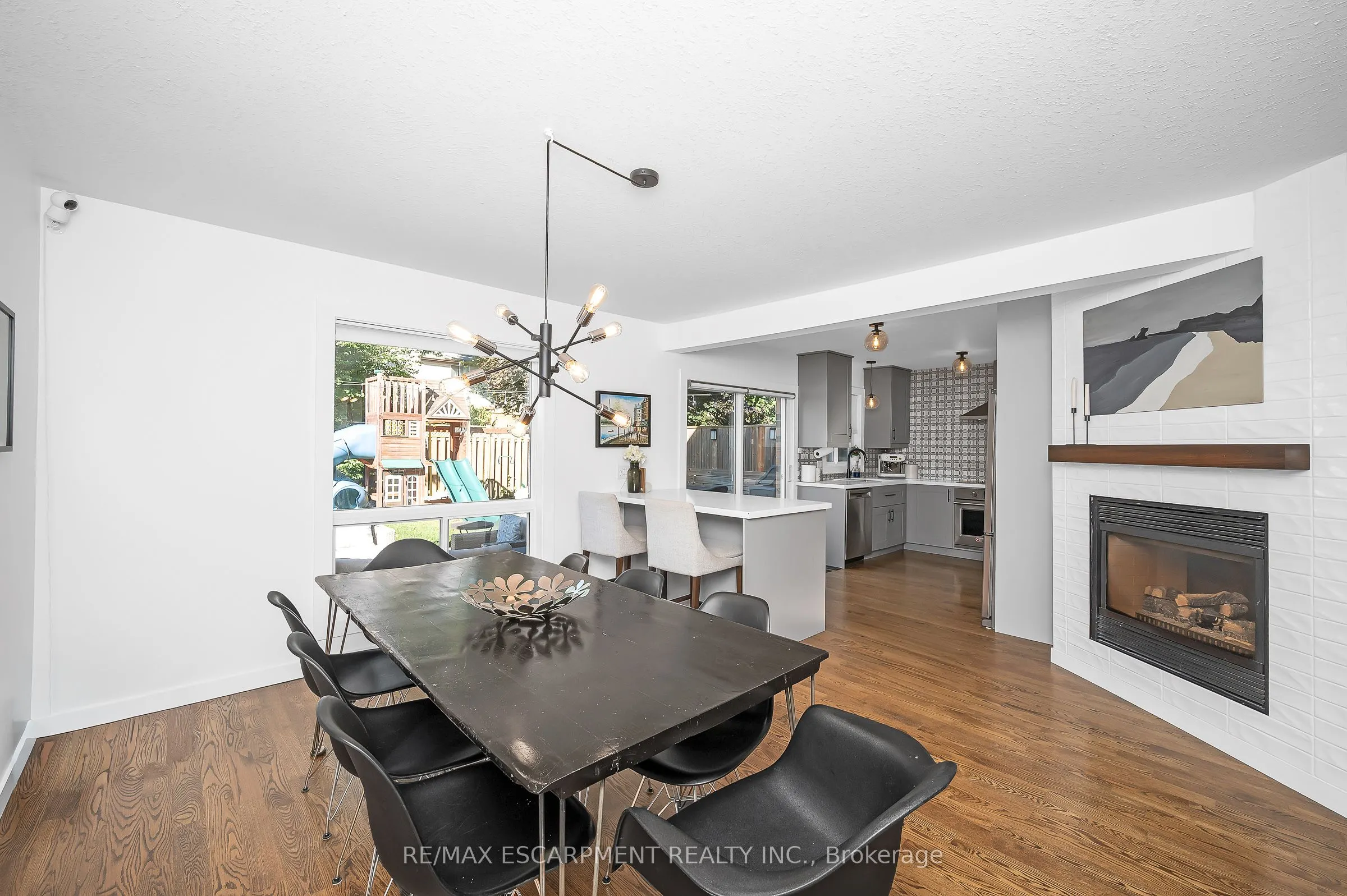 27 Richmeadow Crescent
