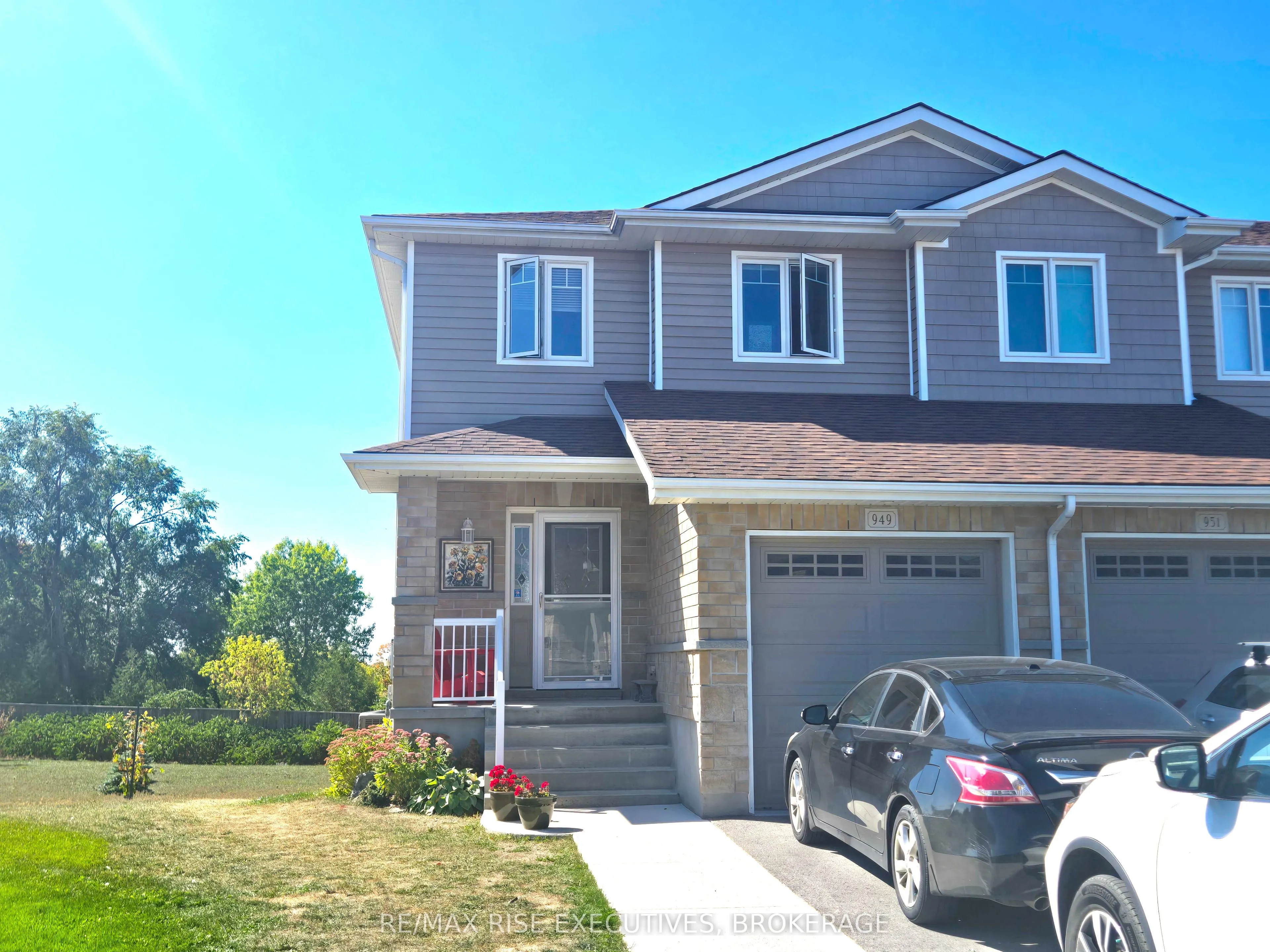 949 Blossom Street, #1