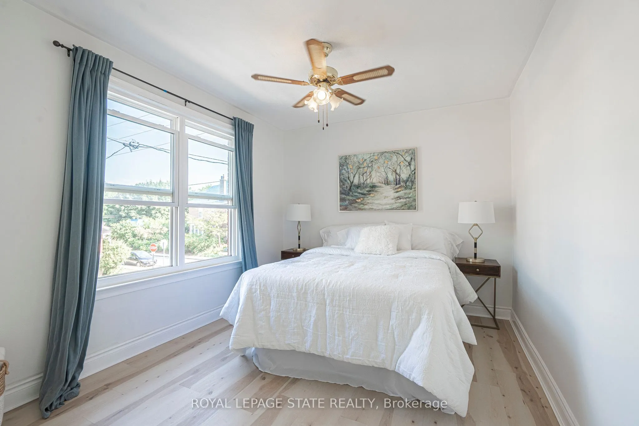 36 Spadina Avenue