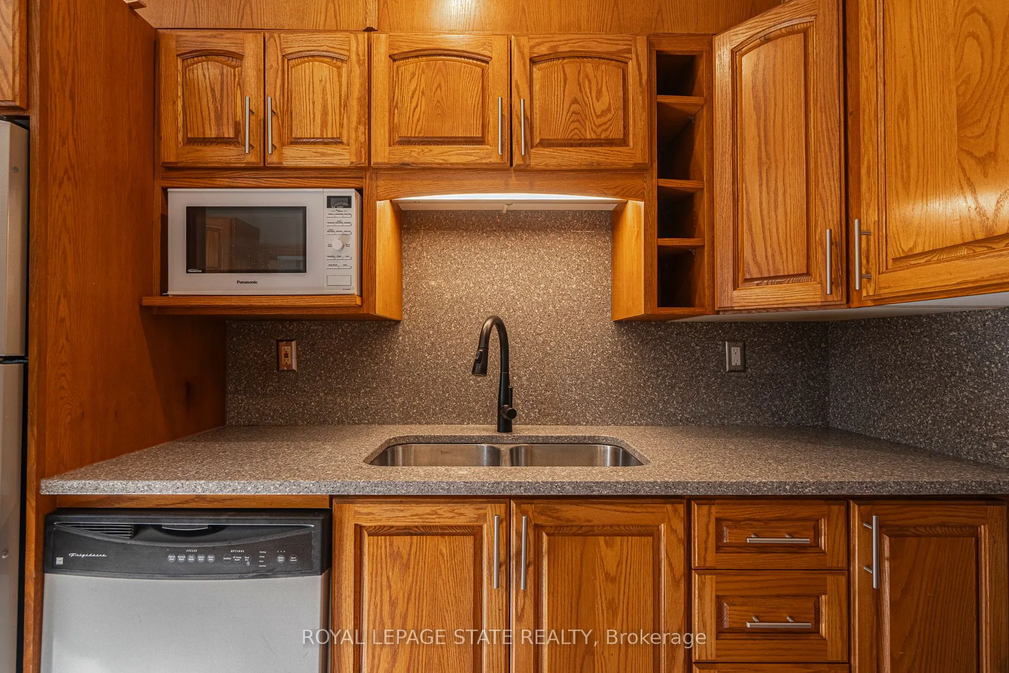 36 Spadina Avenue