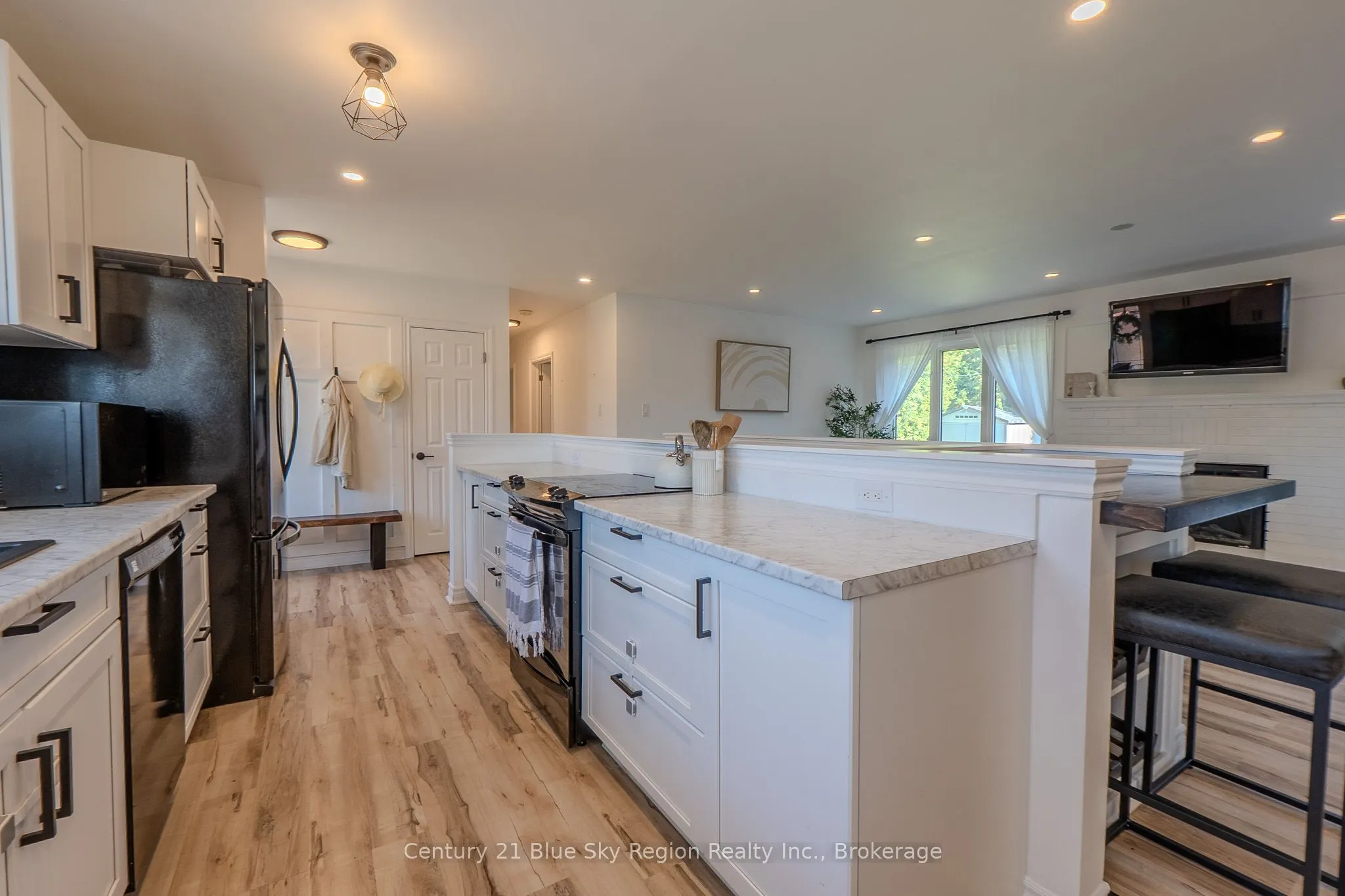 2527 Eastview Crescent
