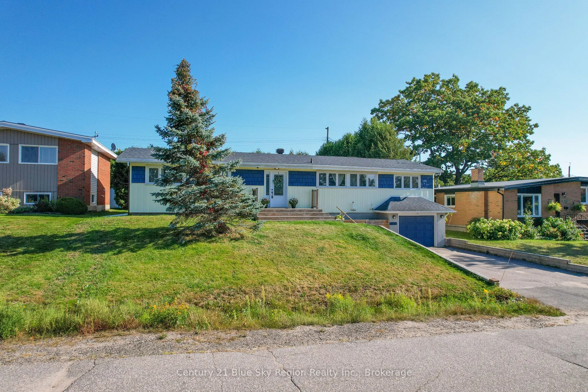 2527 Eastview Crescent