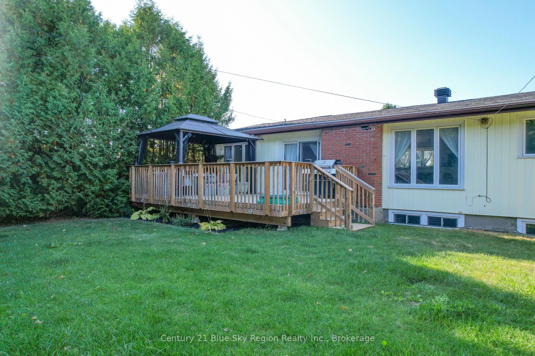 2527 Eastview Crescent