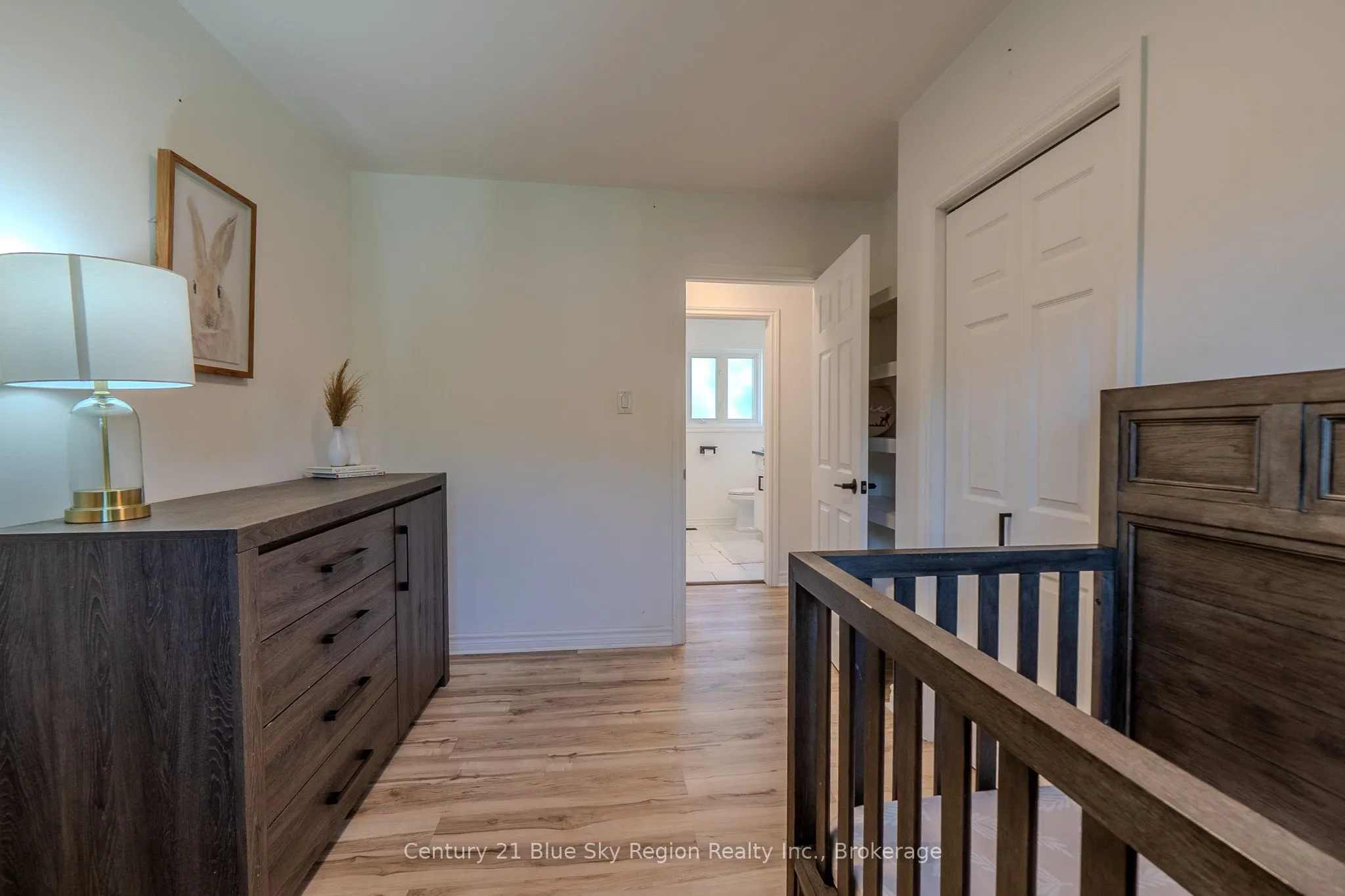 2527 Eastview Crescent