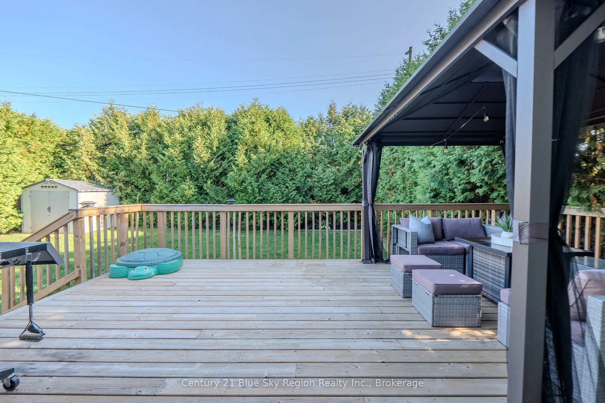 2527 Eastview Crescent
