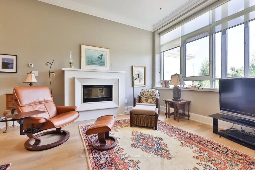 397 King Street W, #204