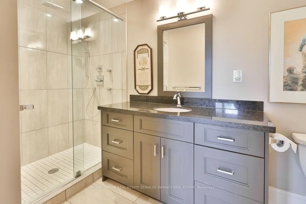 397 King Street W, #204