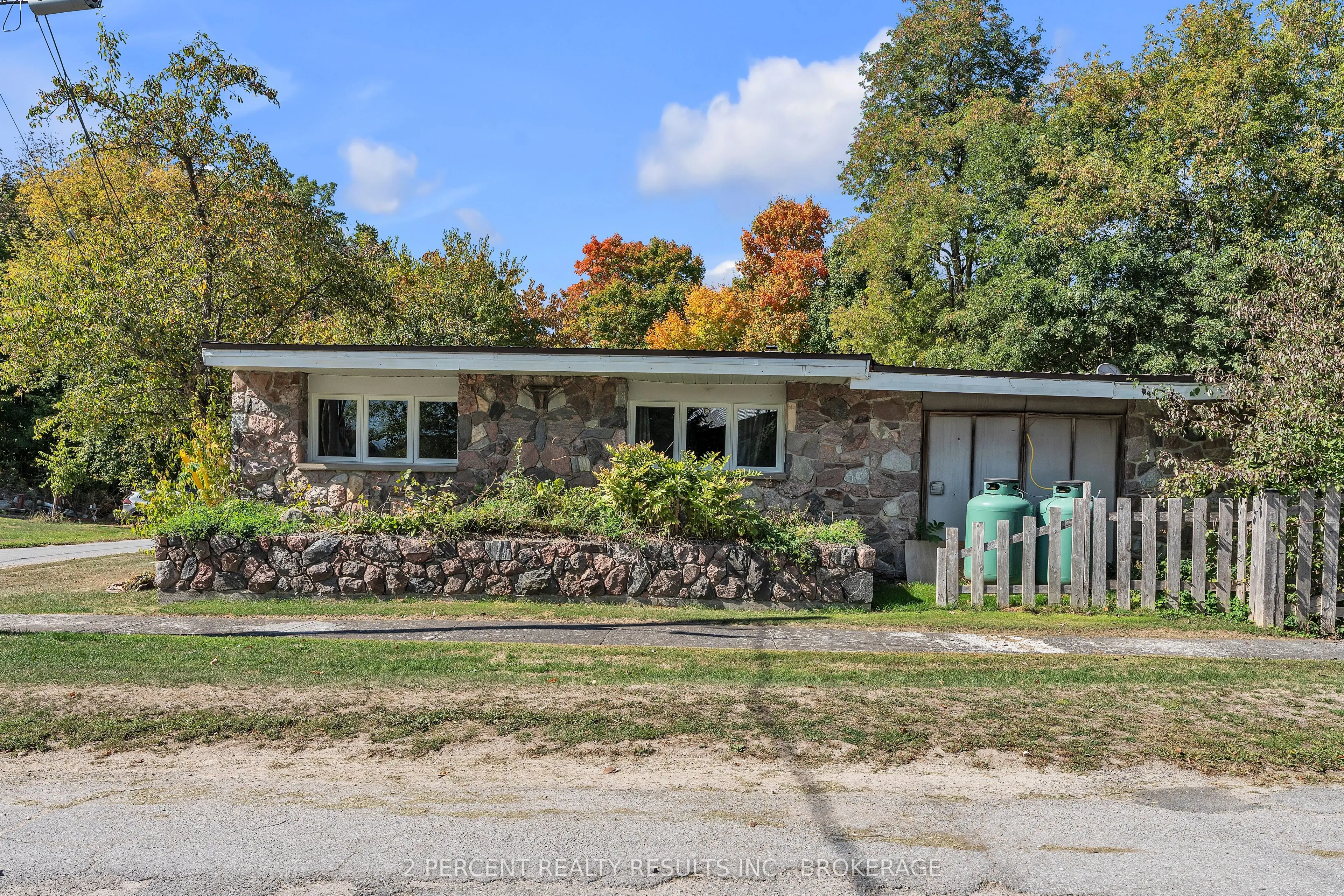 12 Luffman Road