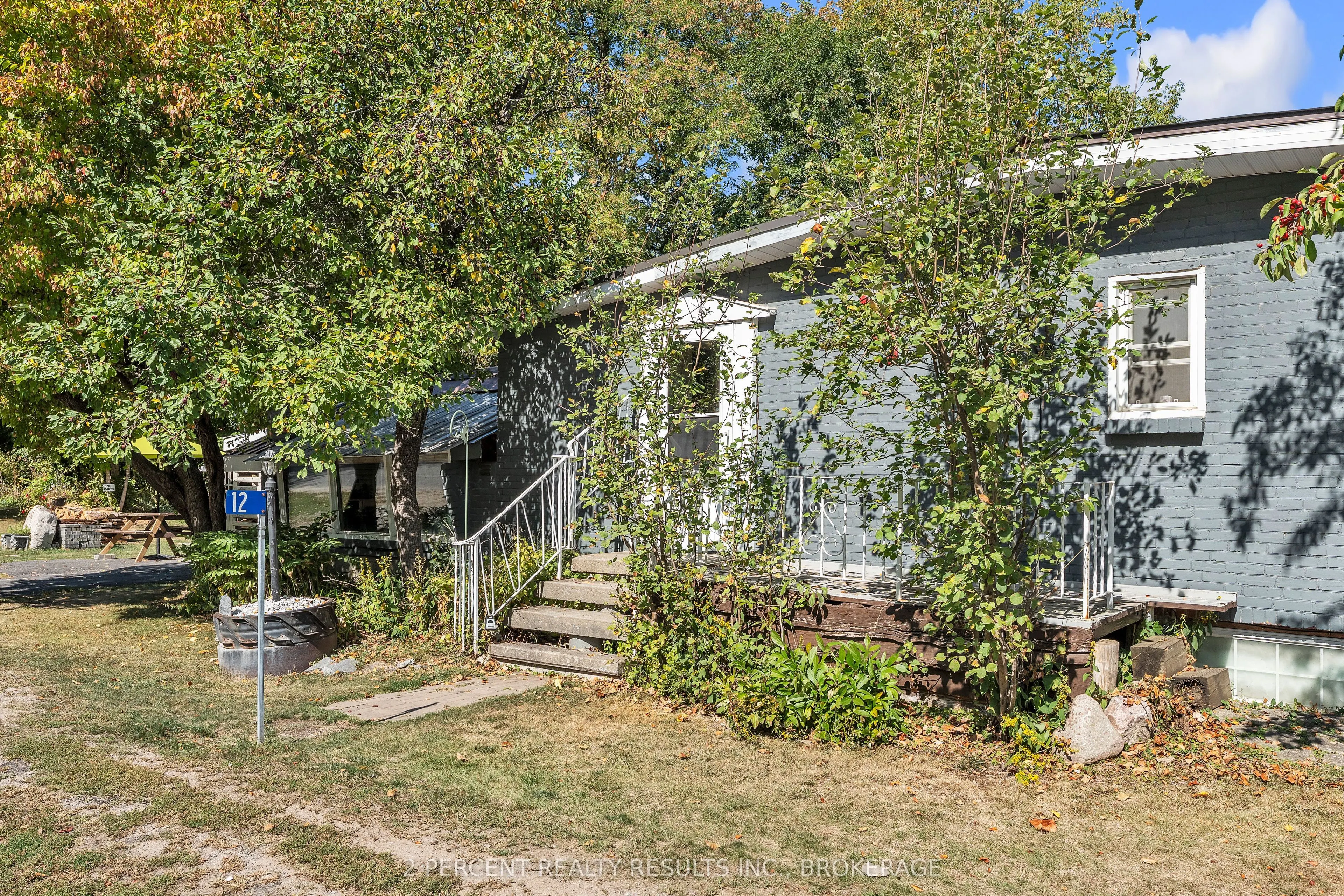 12 Luffman Road