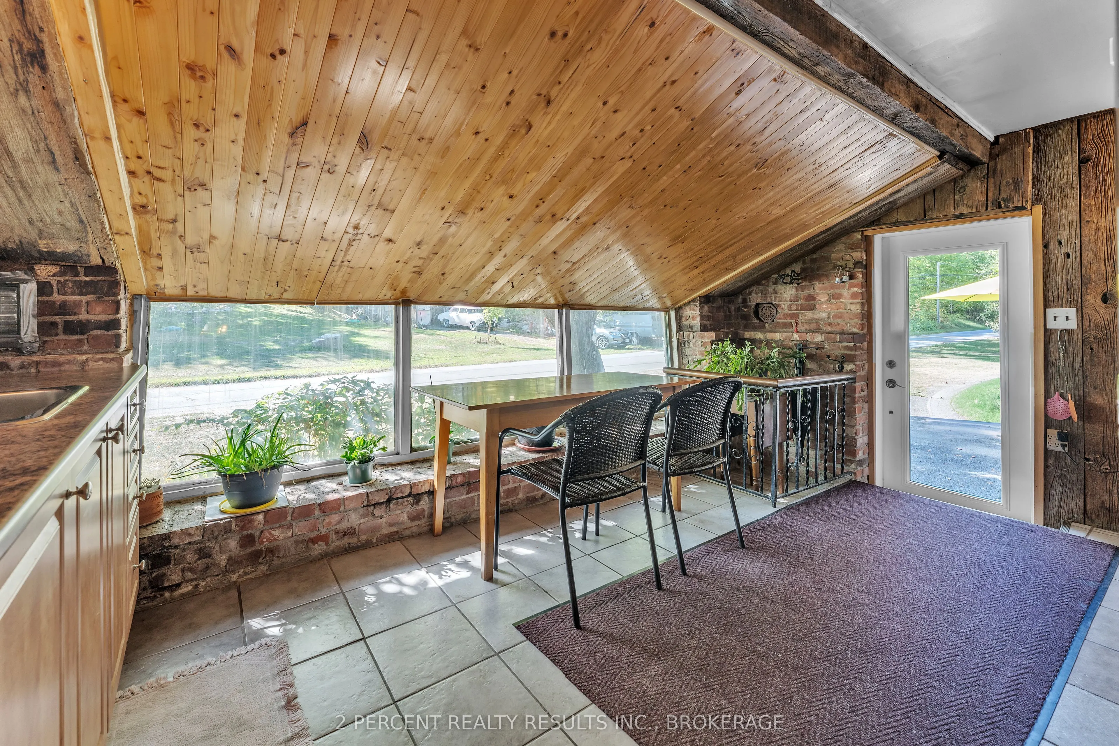 12 Luffman Road
