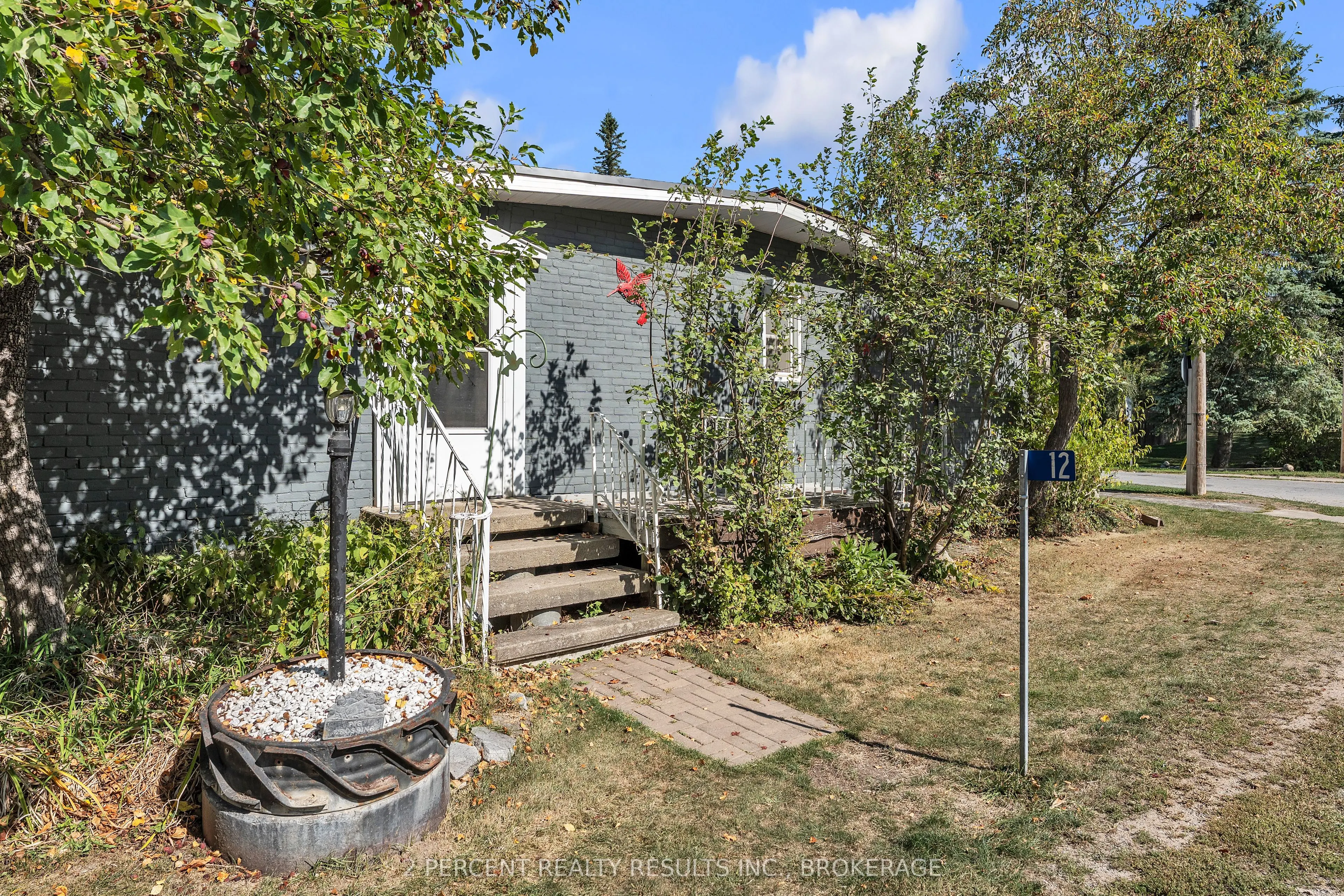 12 Luffman Road