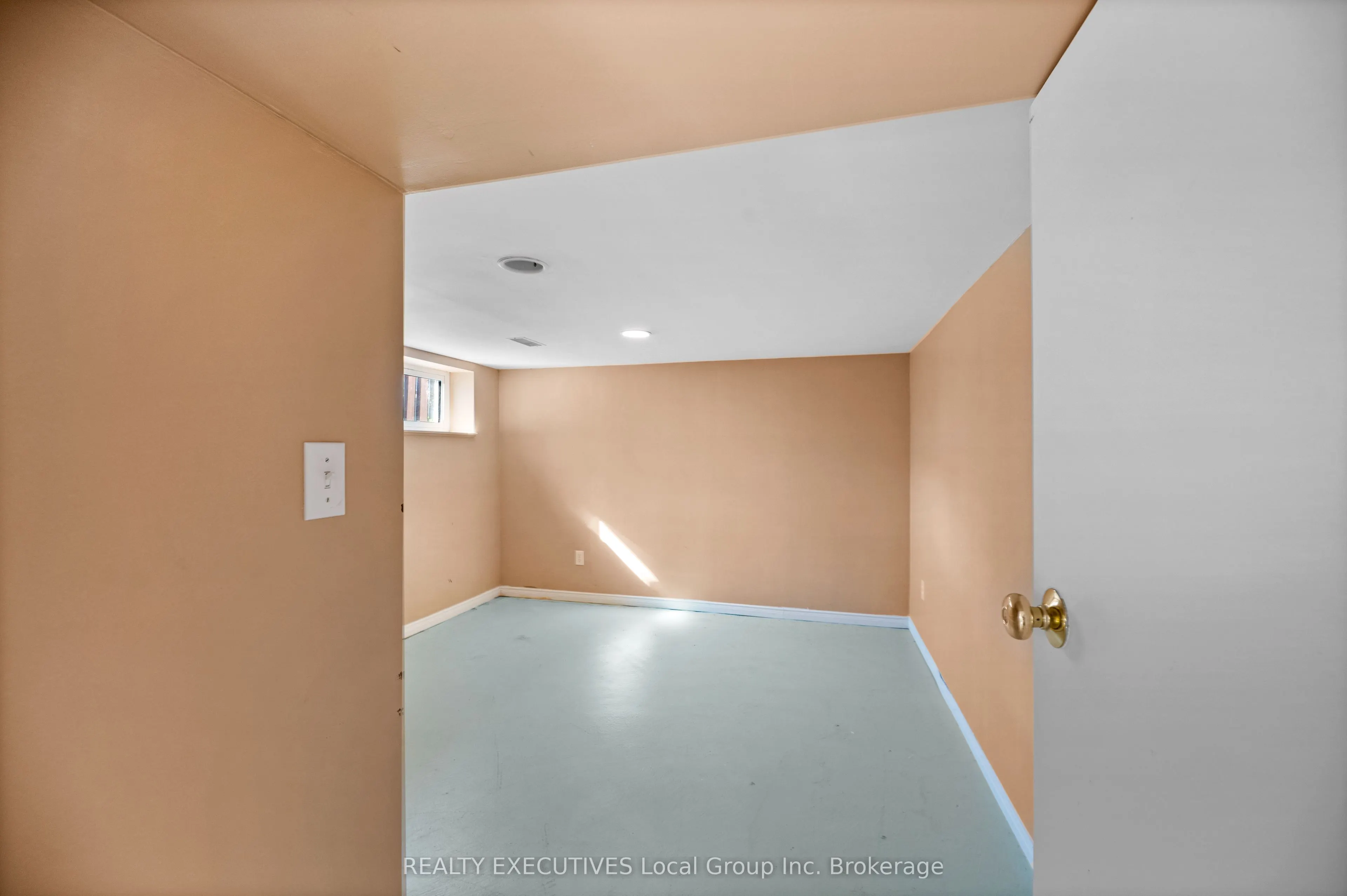 133 FIFTH Avenue E