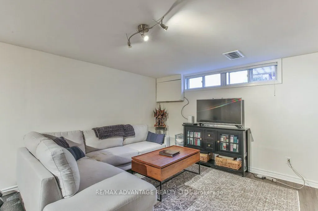 70 Fairlane Road