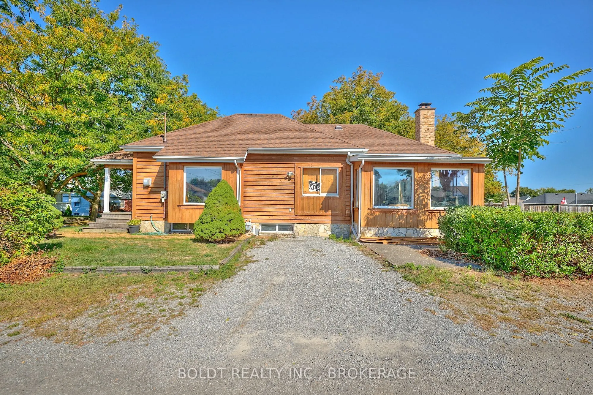 20 Grantham Avenue S