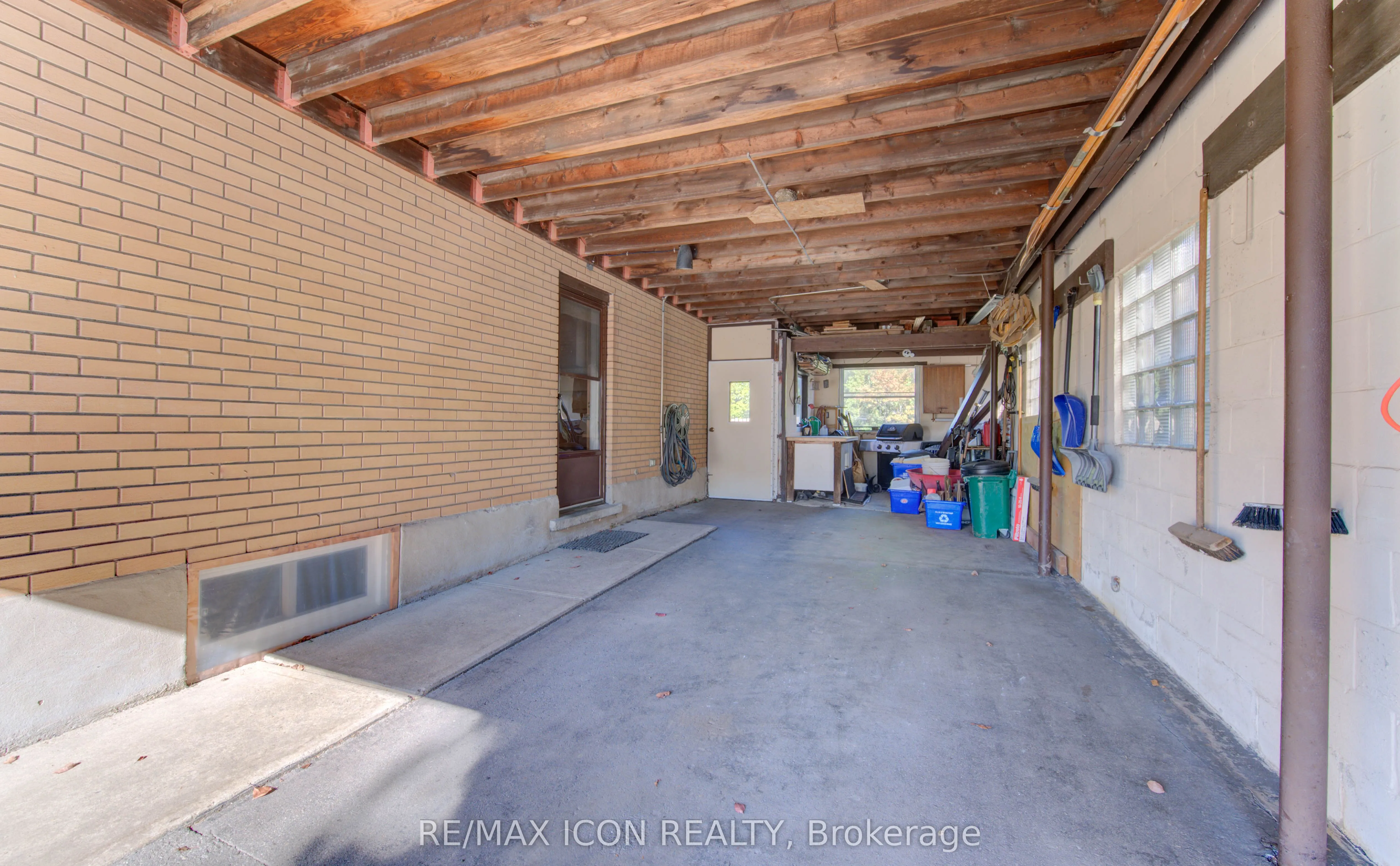 163 Weaver Street
