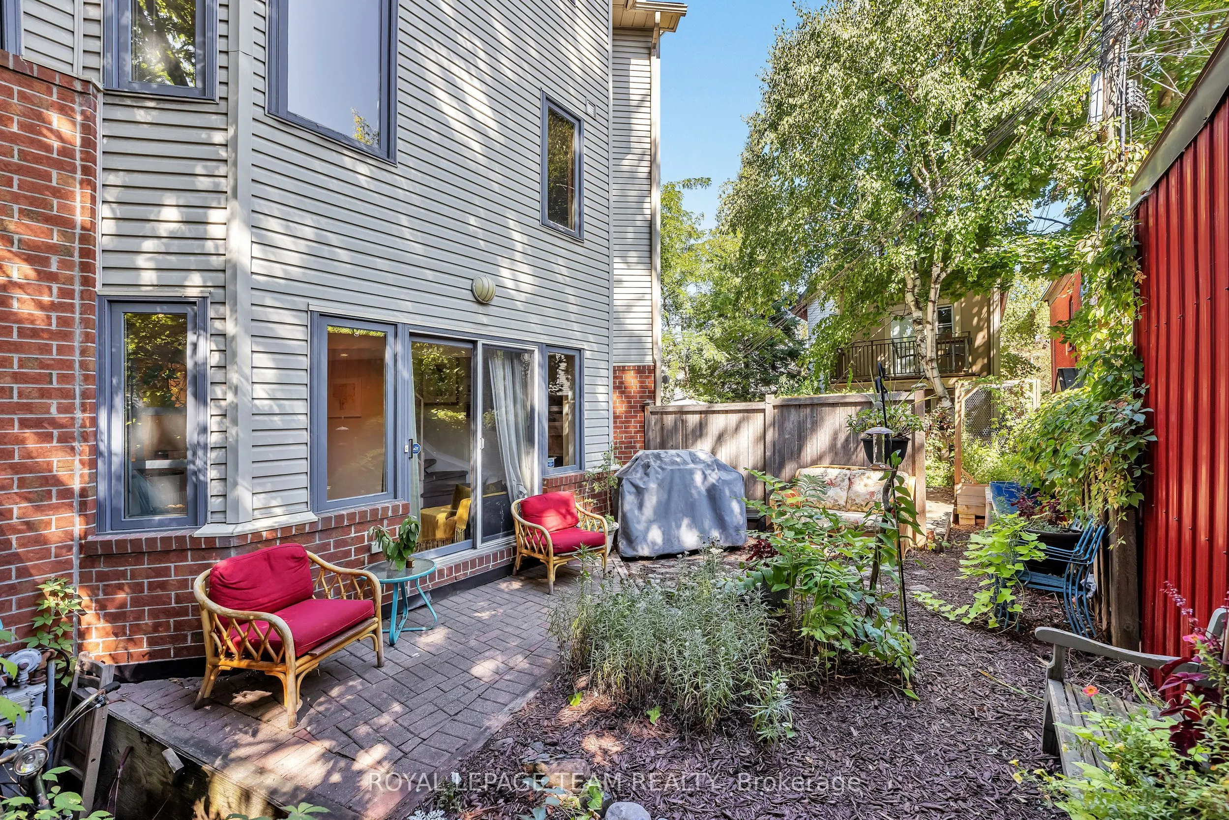 518 Lisgar Street, #9