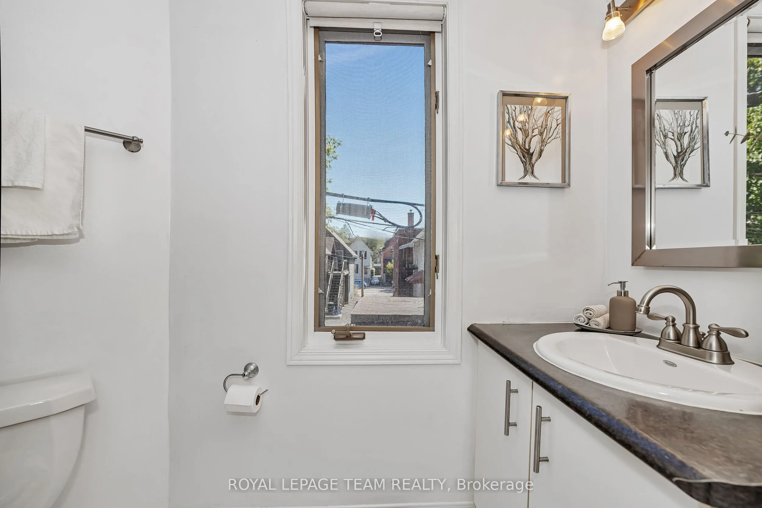 518 Lisgar Street, #9
