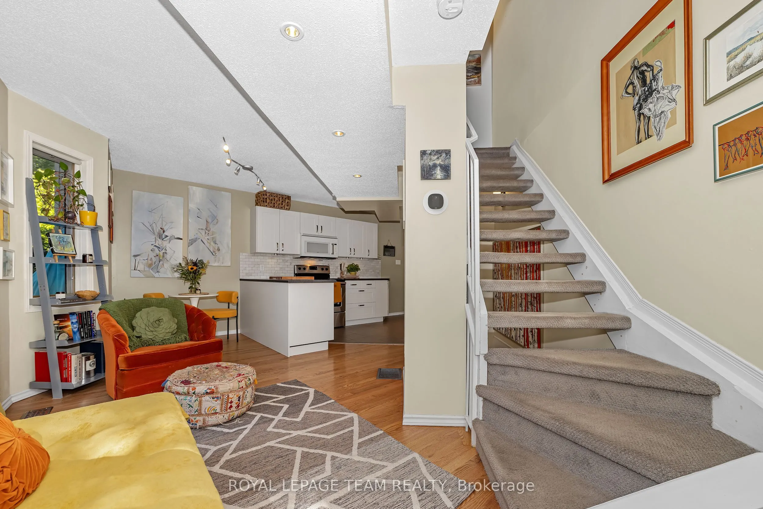 518 Lisgar Street, #9