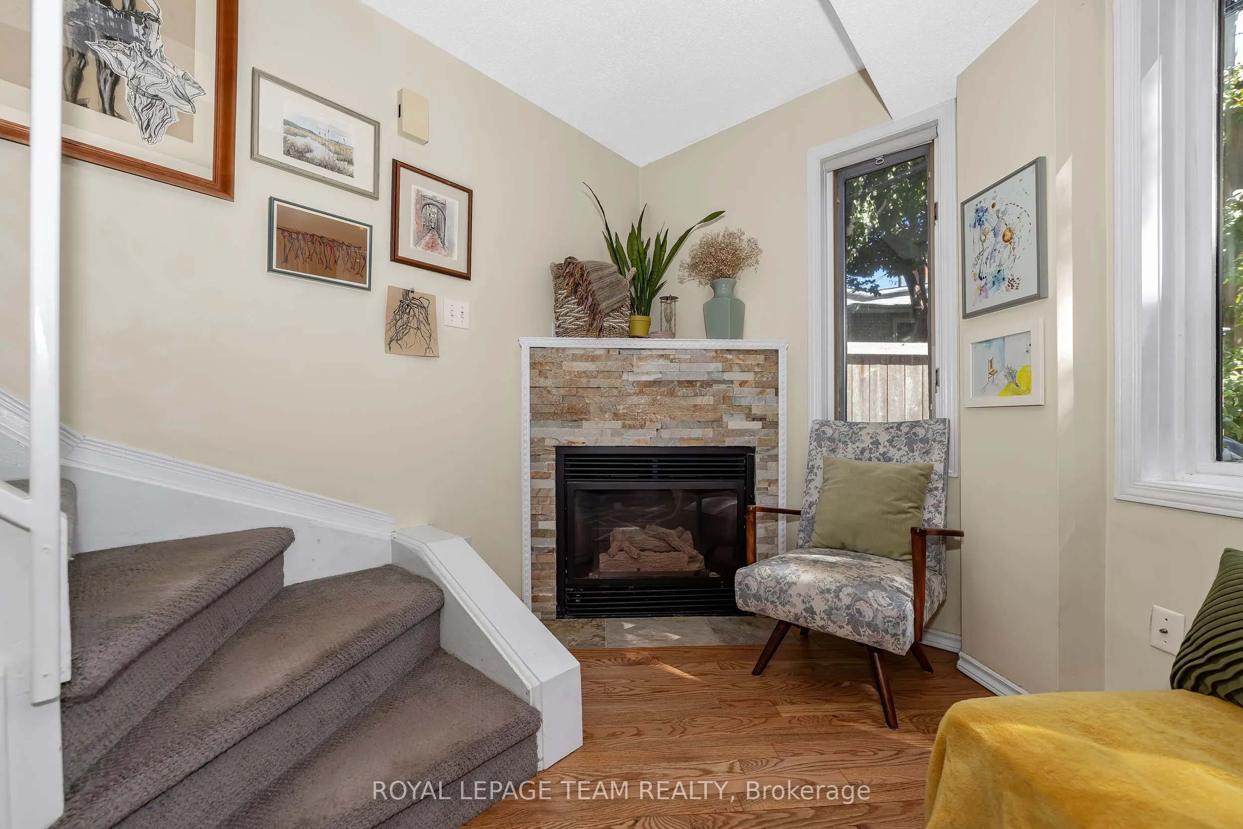 518 Lisgar Street, #9