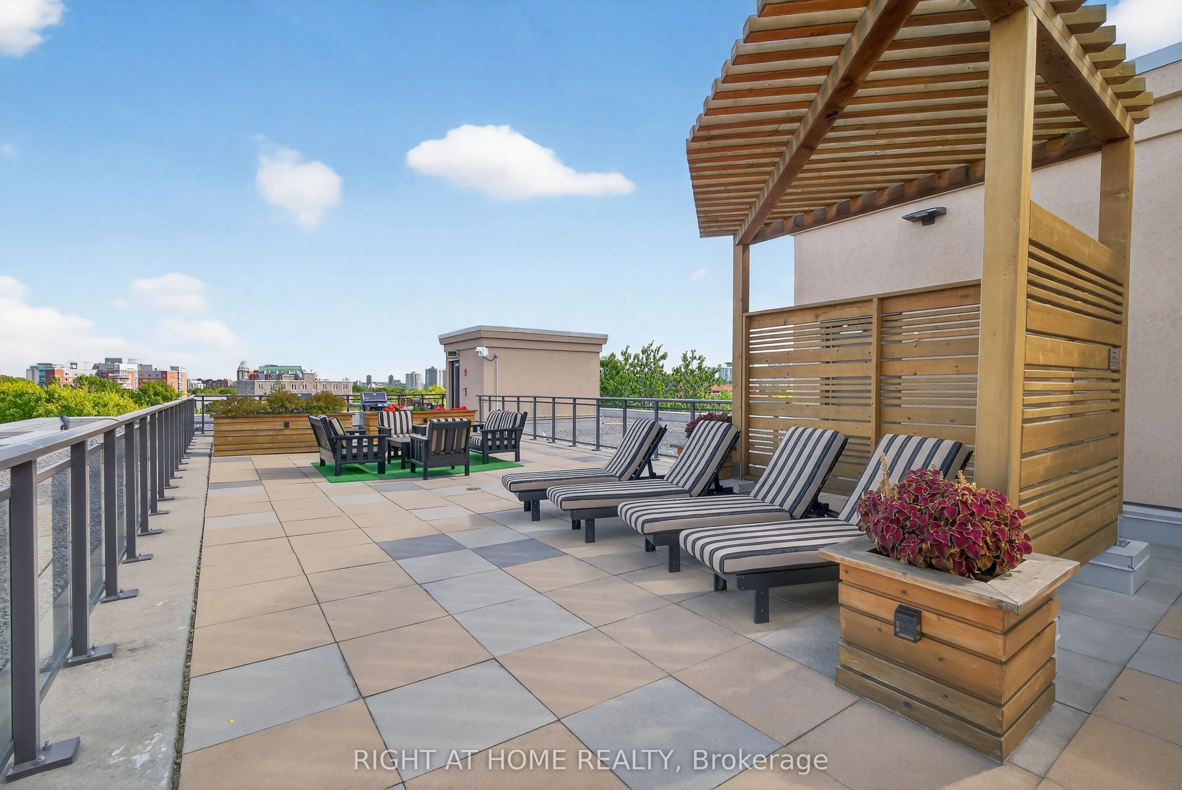 316 Bruyere Street, #517