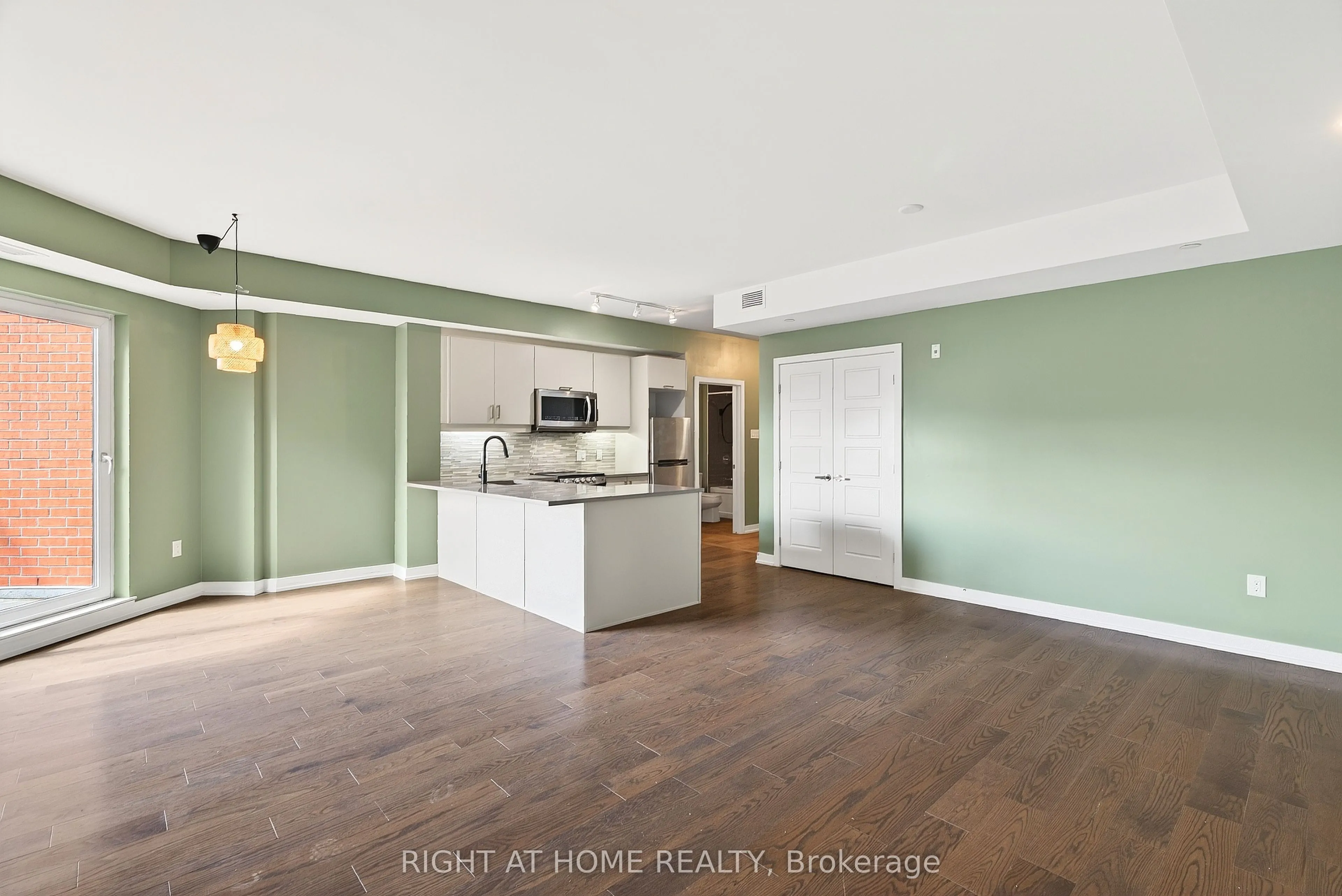 316 Bruyere Street, #517