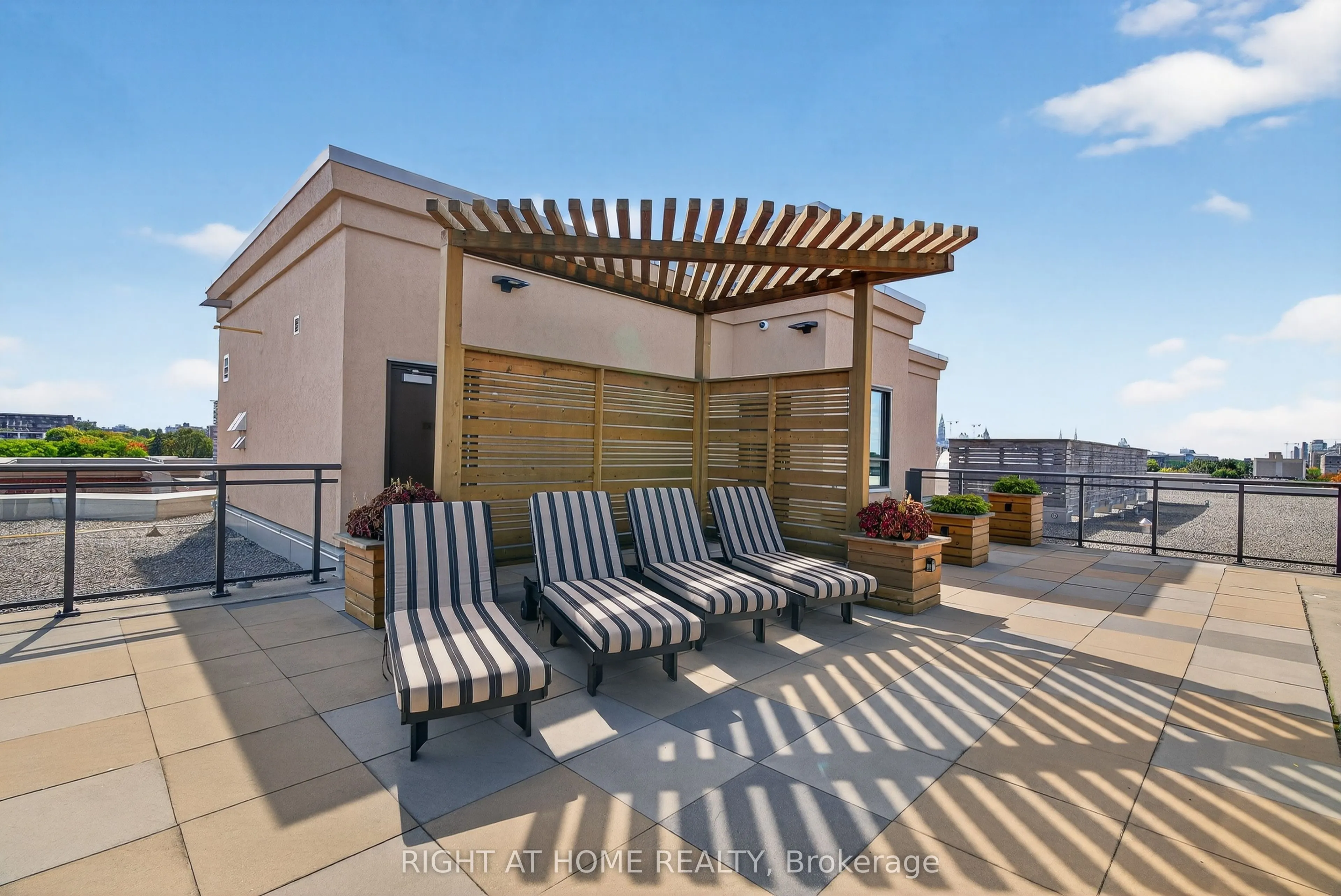 316 Bruyere Street, #517
