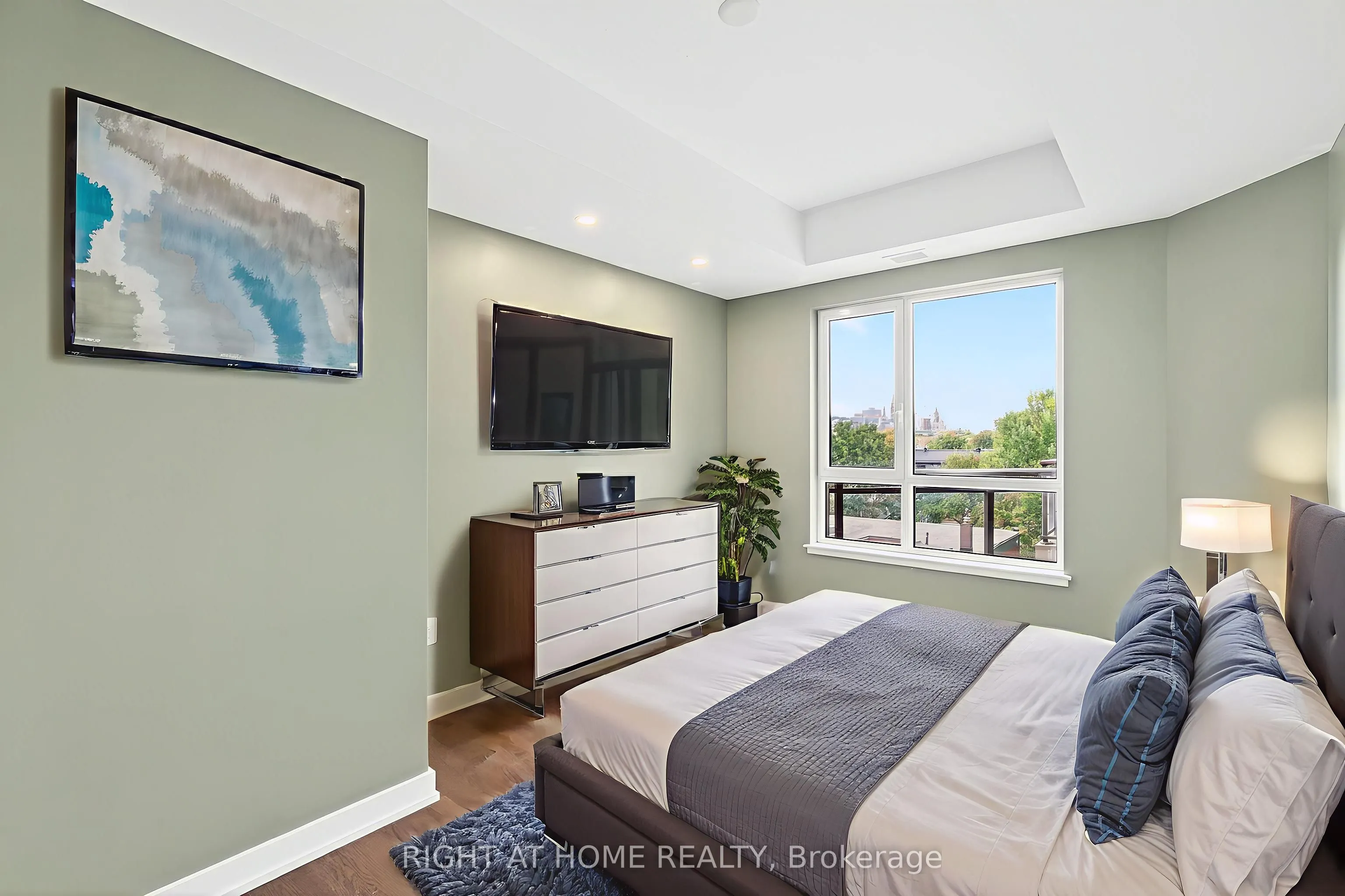 316 Bruyere Street, #517