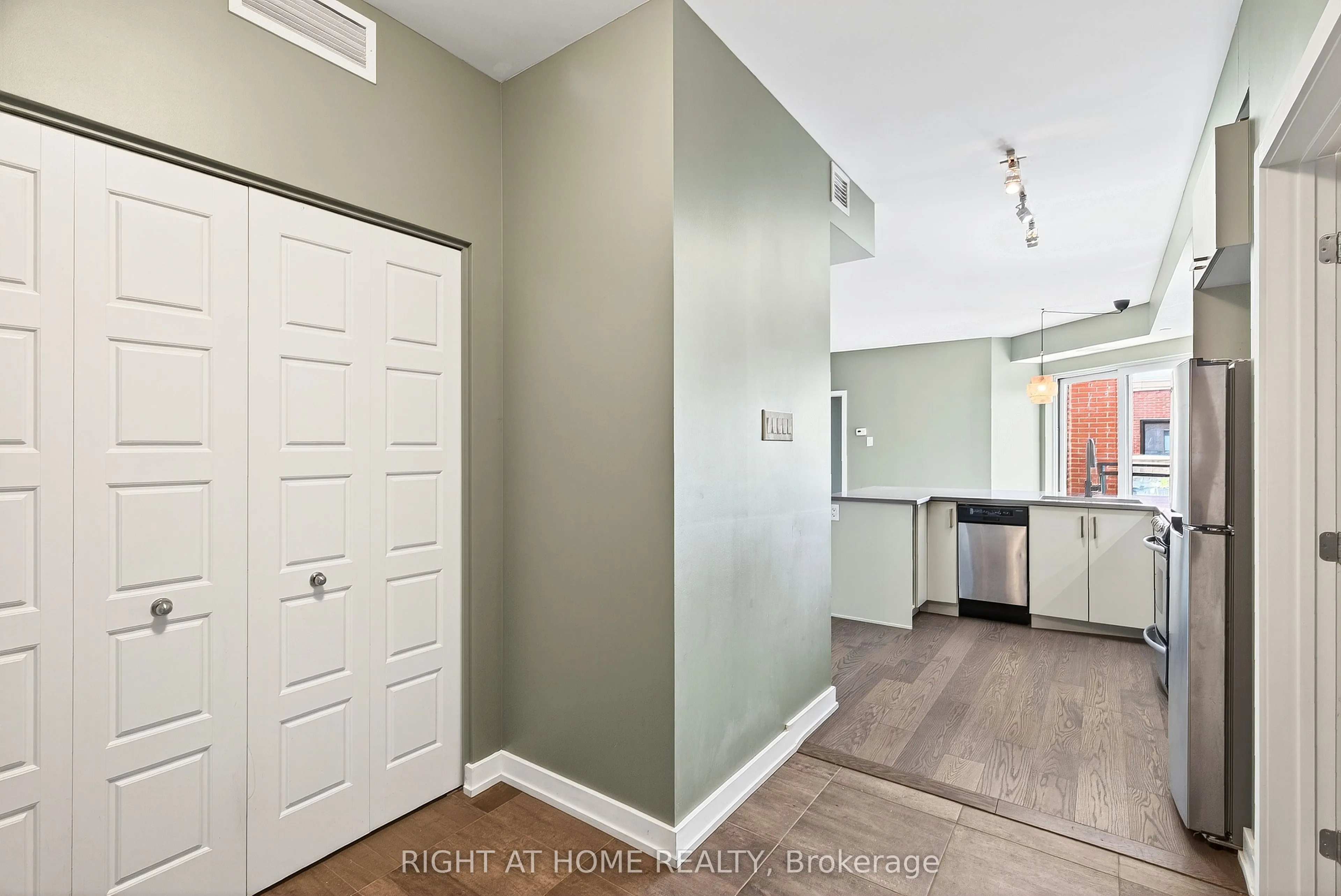 316 Bruyere Street, #517