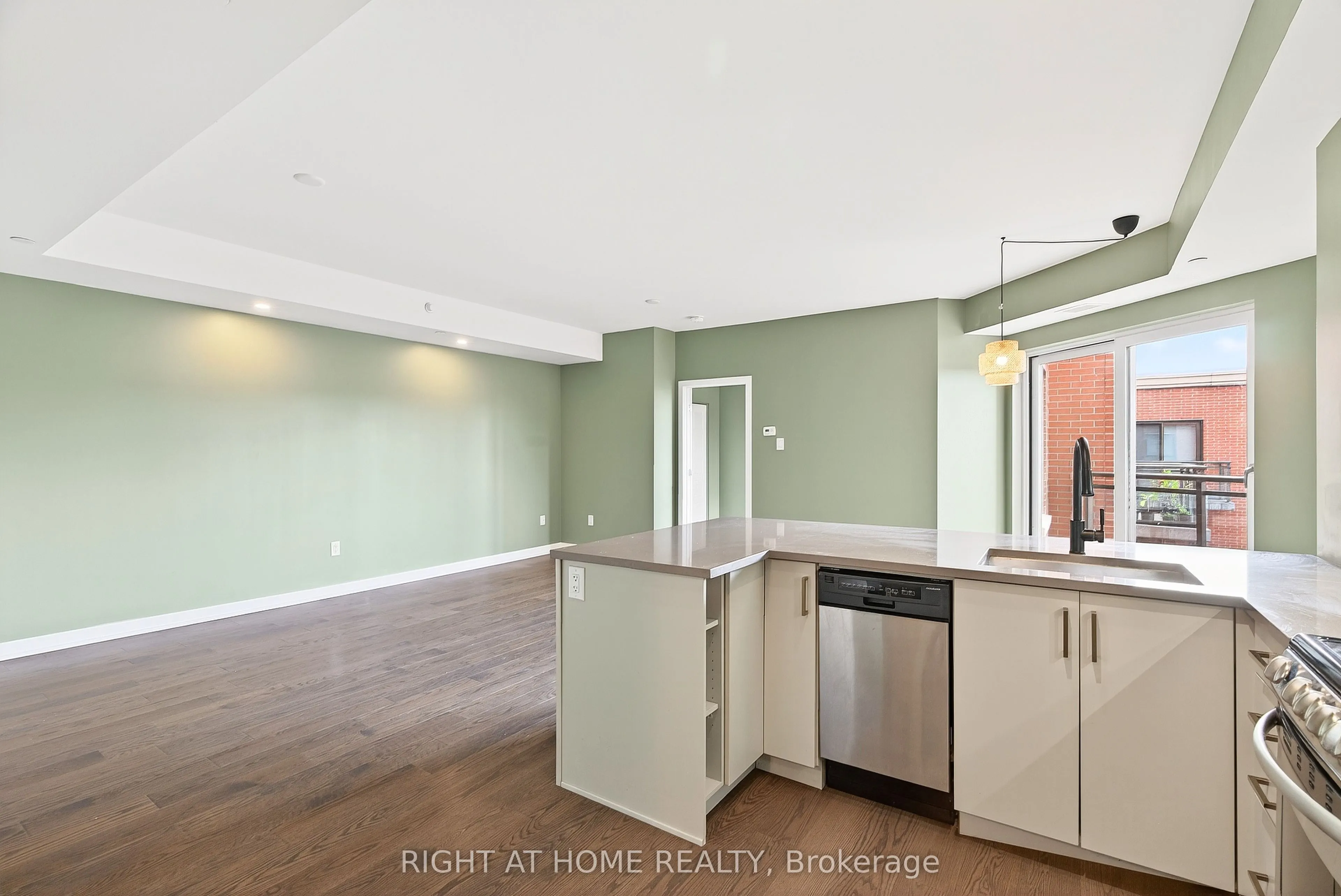 316 Bruyere Street, #517