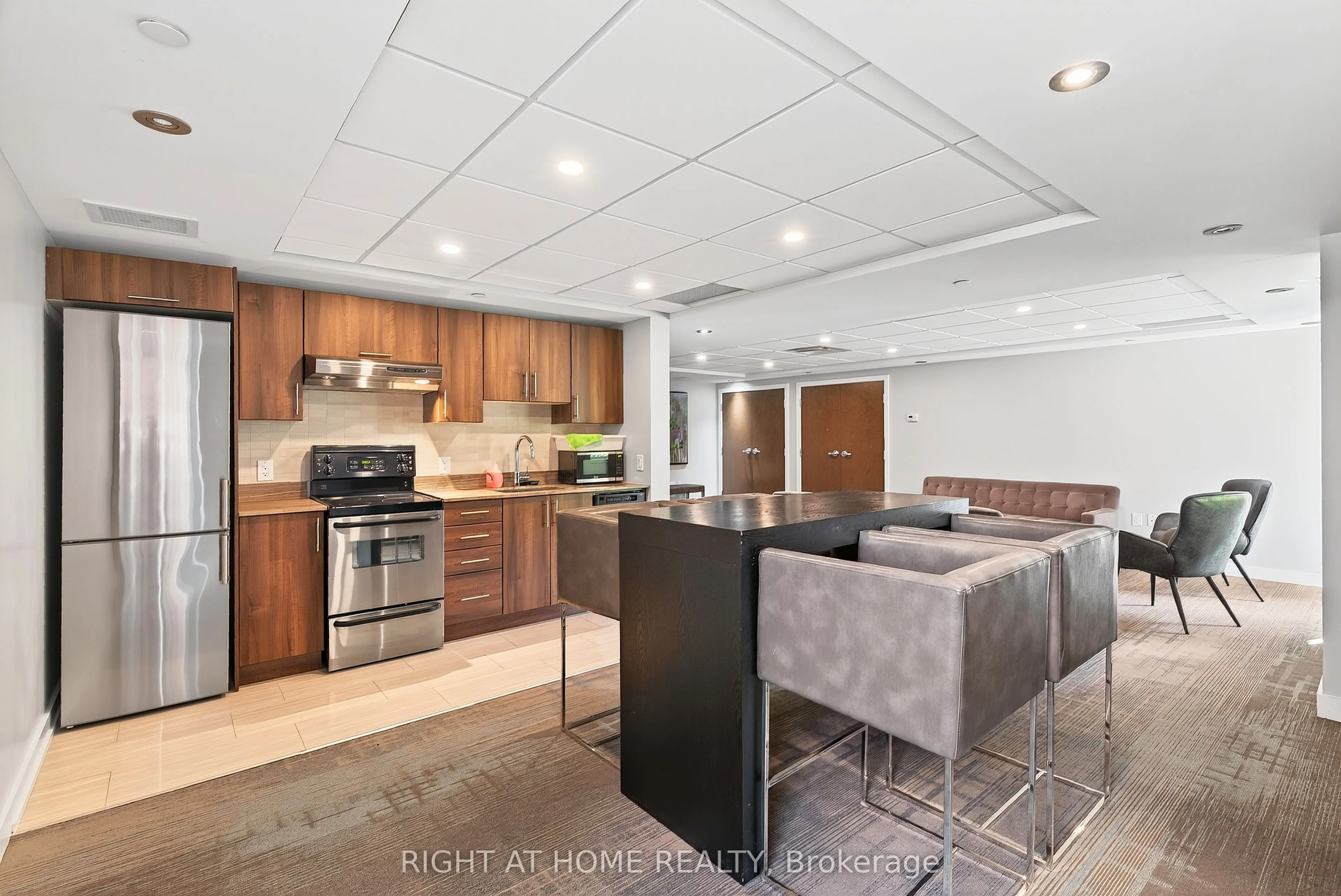 316 Bruyere Street, #517