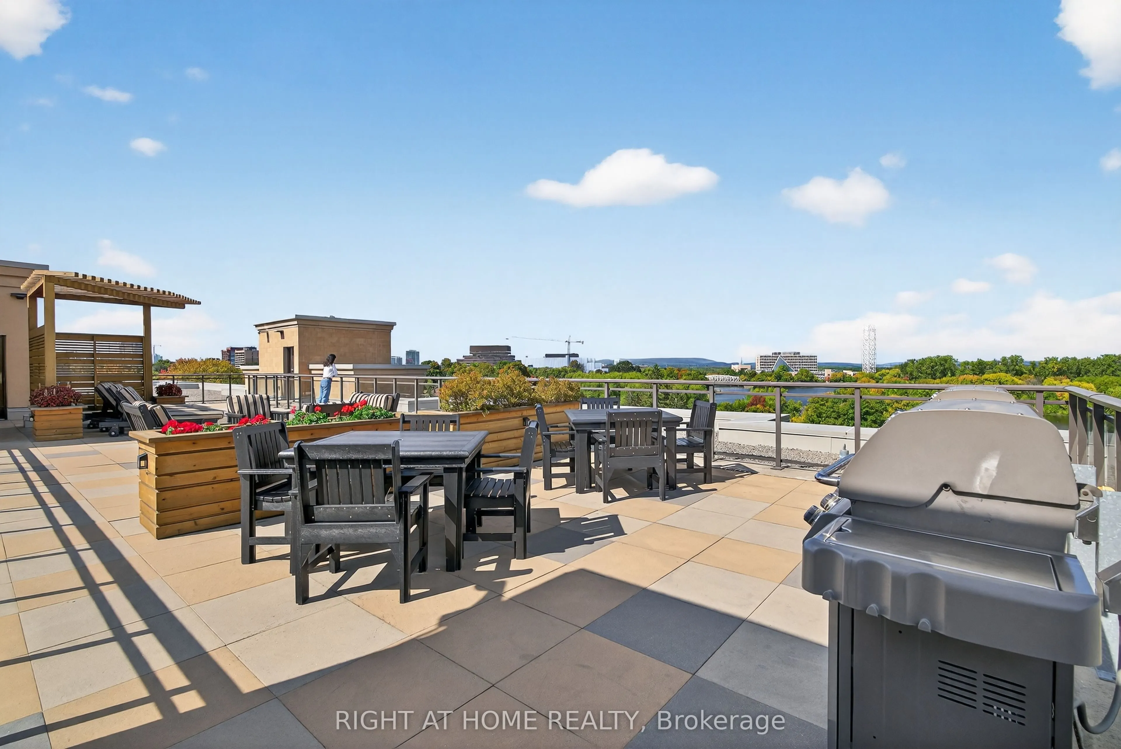 316 Bruyere Street, #517