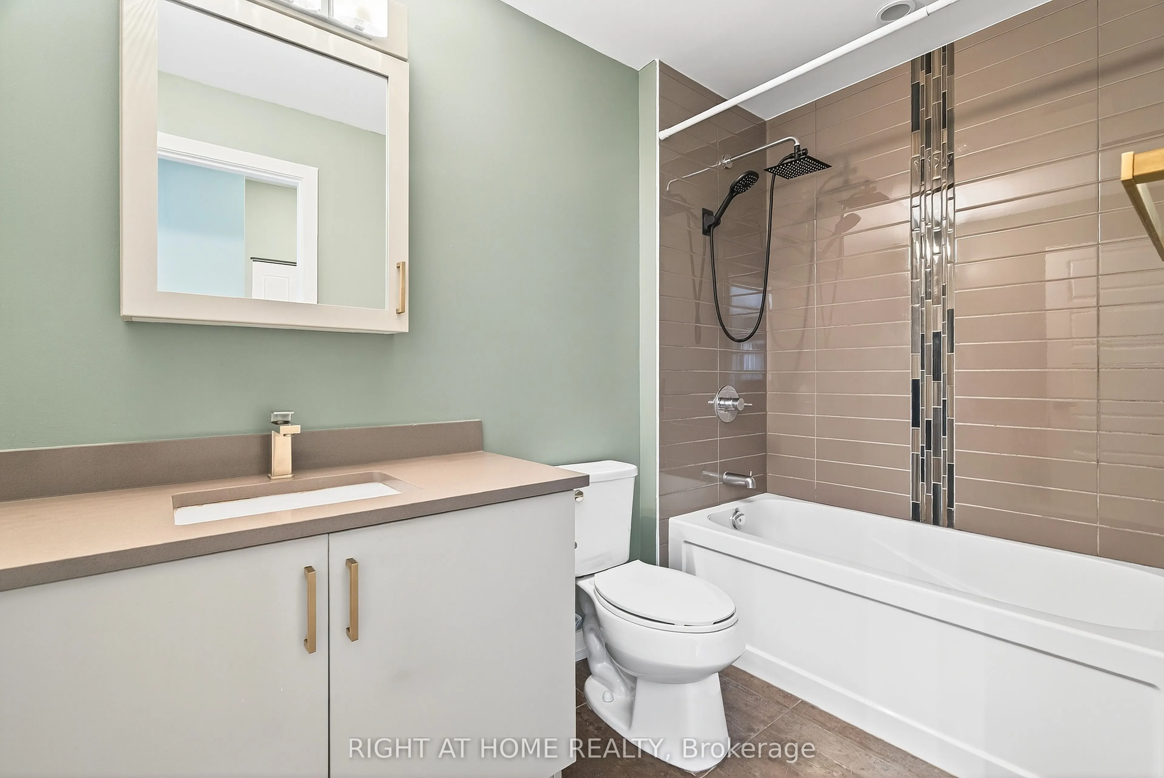 316 Bruyere Street, #517
