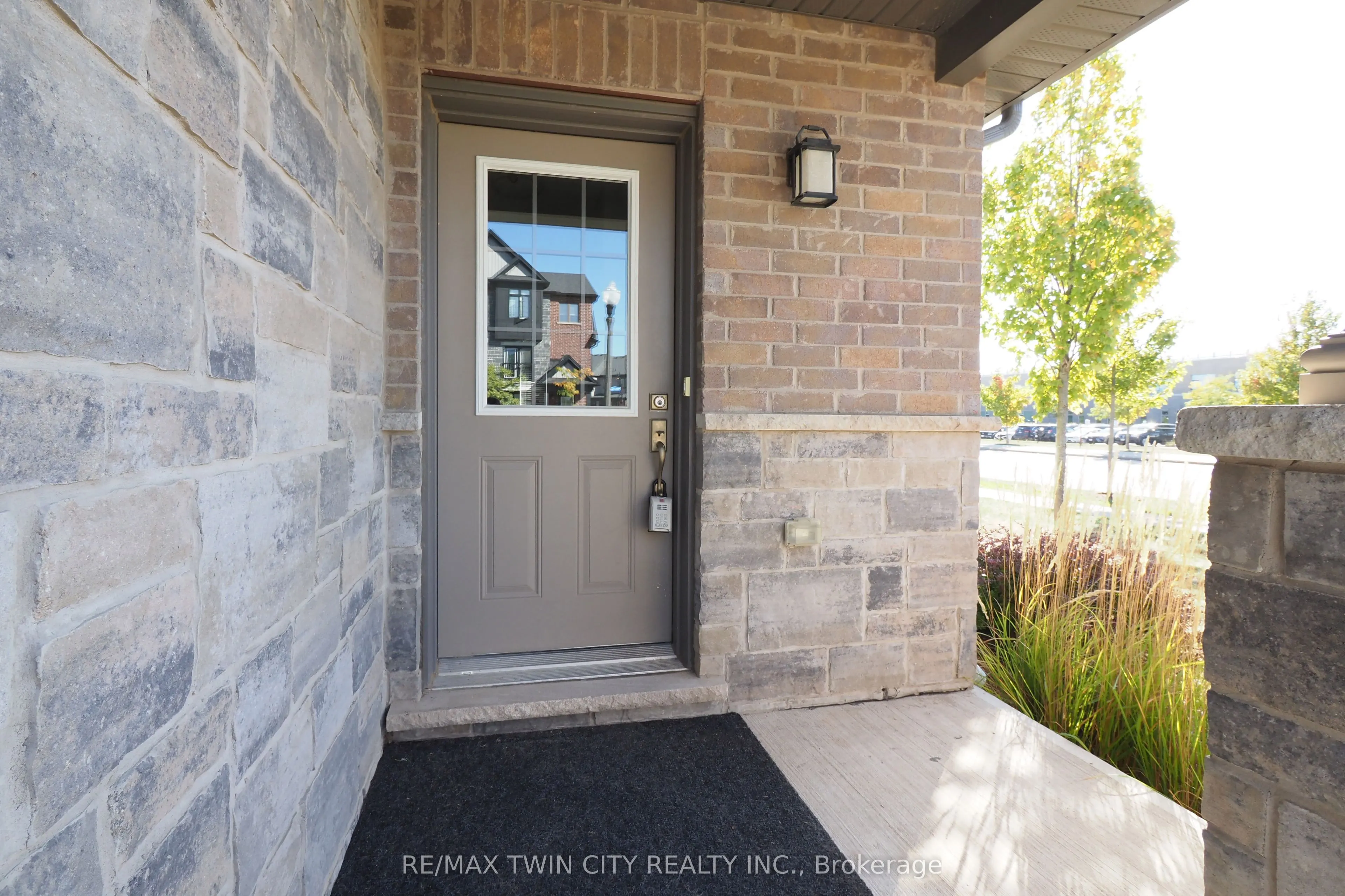 181 South Creek Drive, #11
