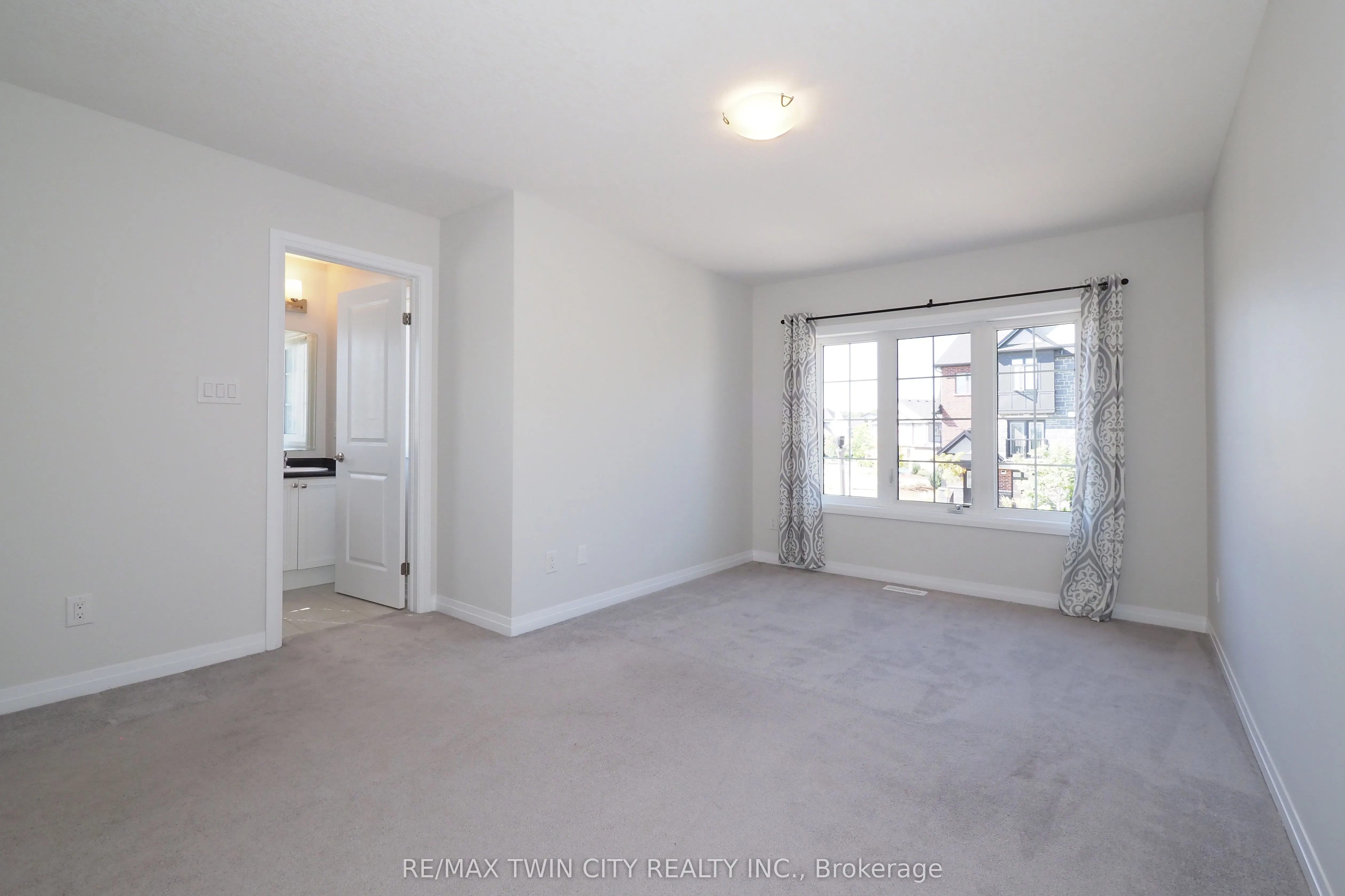 181 South Creek Drive, #11