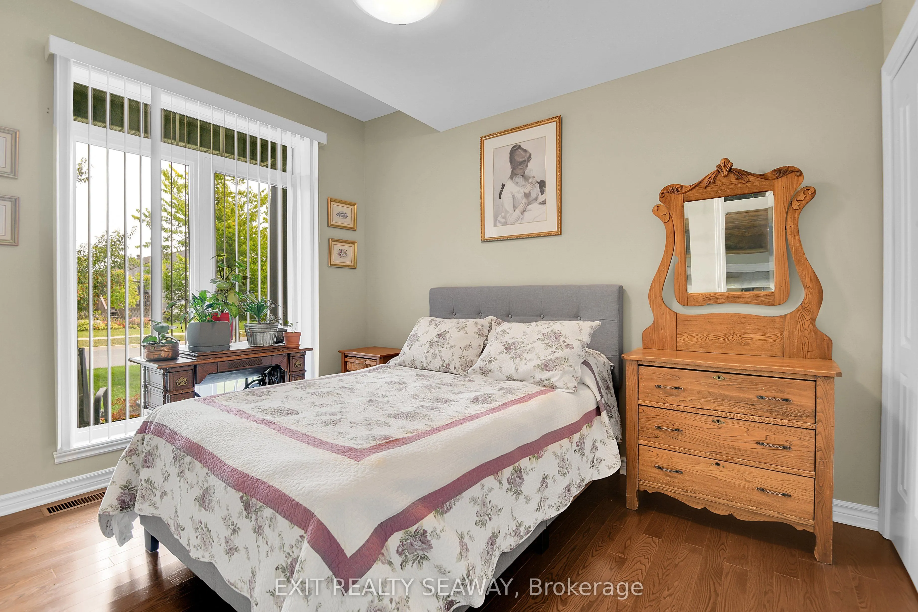 3108 Mauricy Crescent