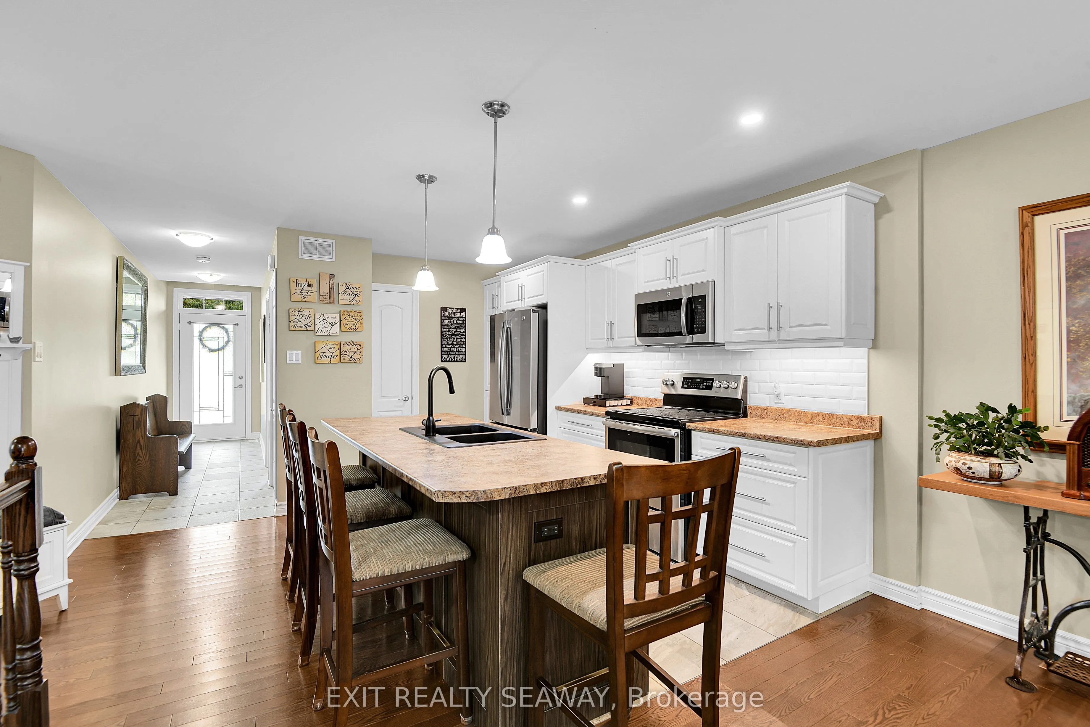 3108 Mauricy Crescent