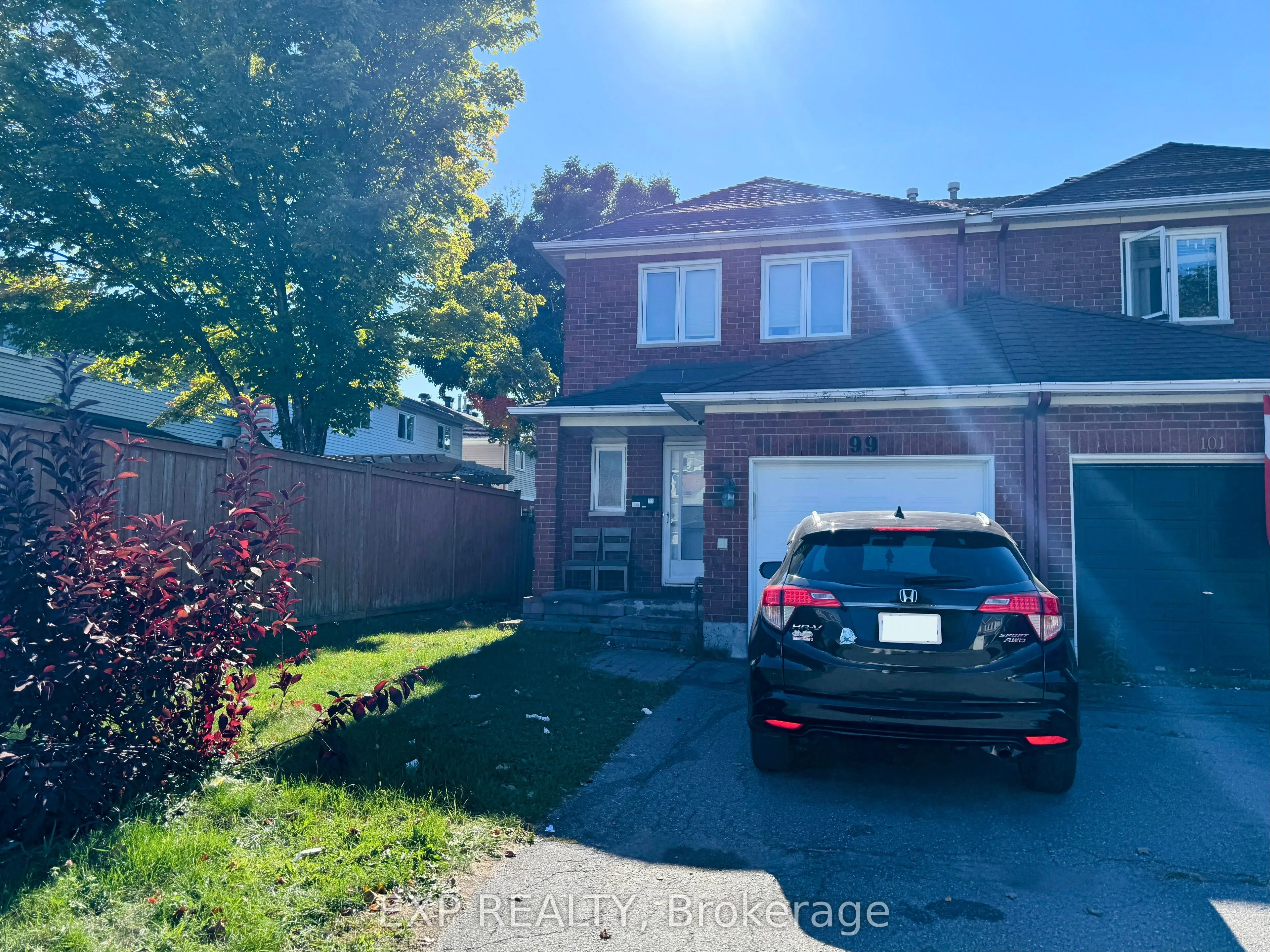 99 Woodbury Crescent