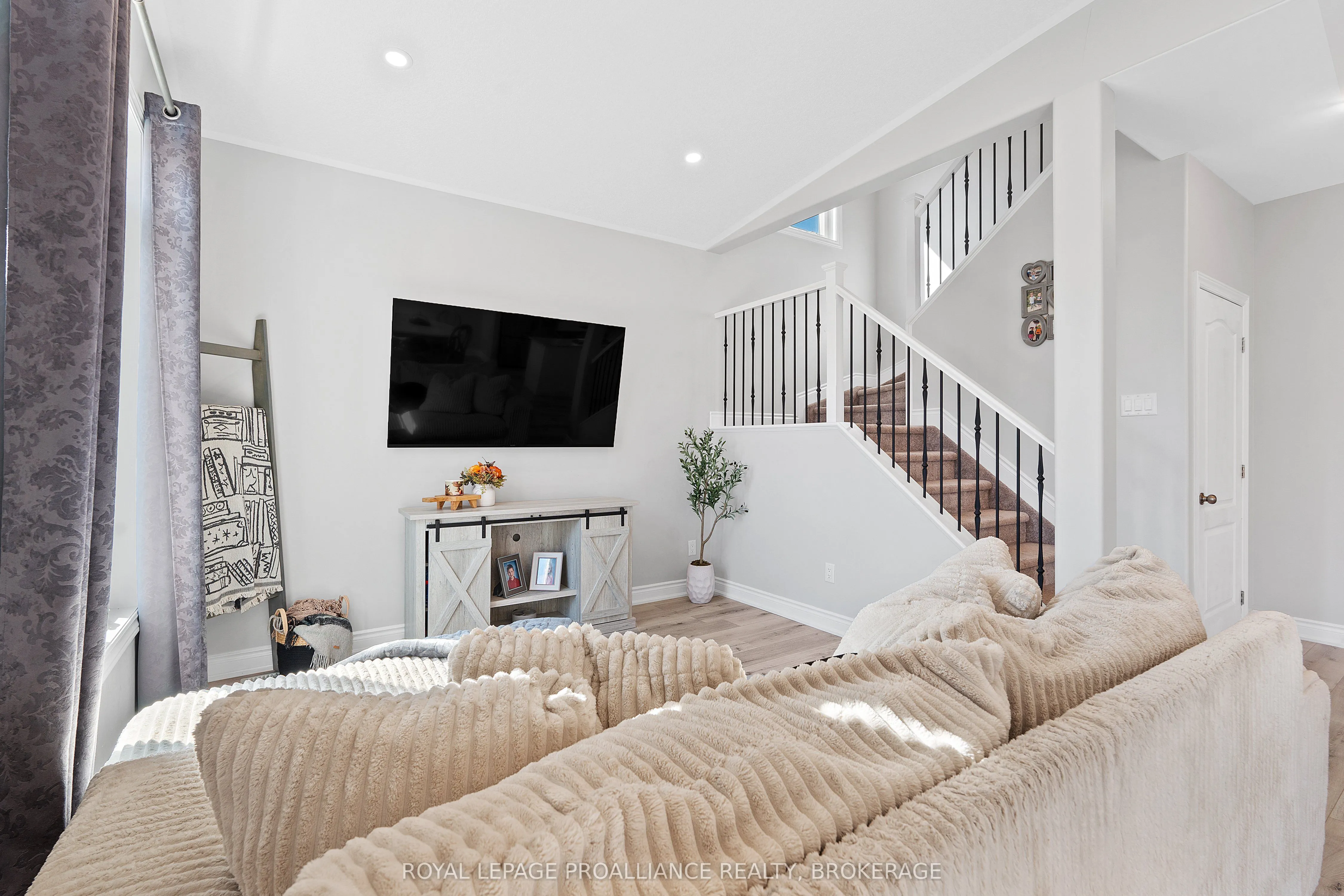 1556 Albany Drive