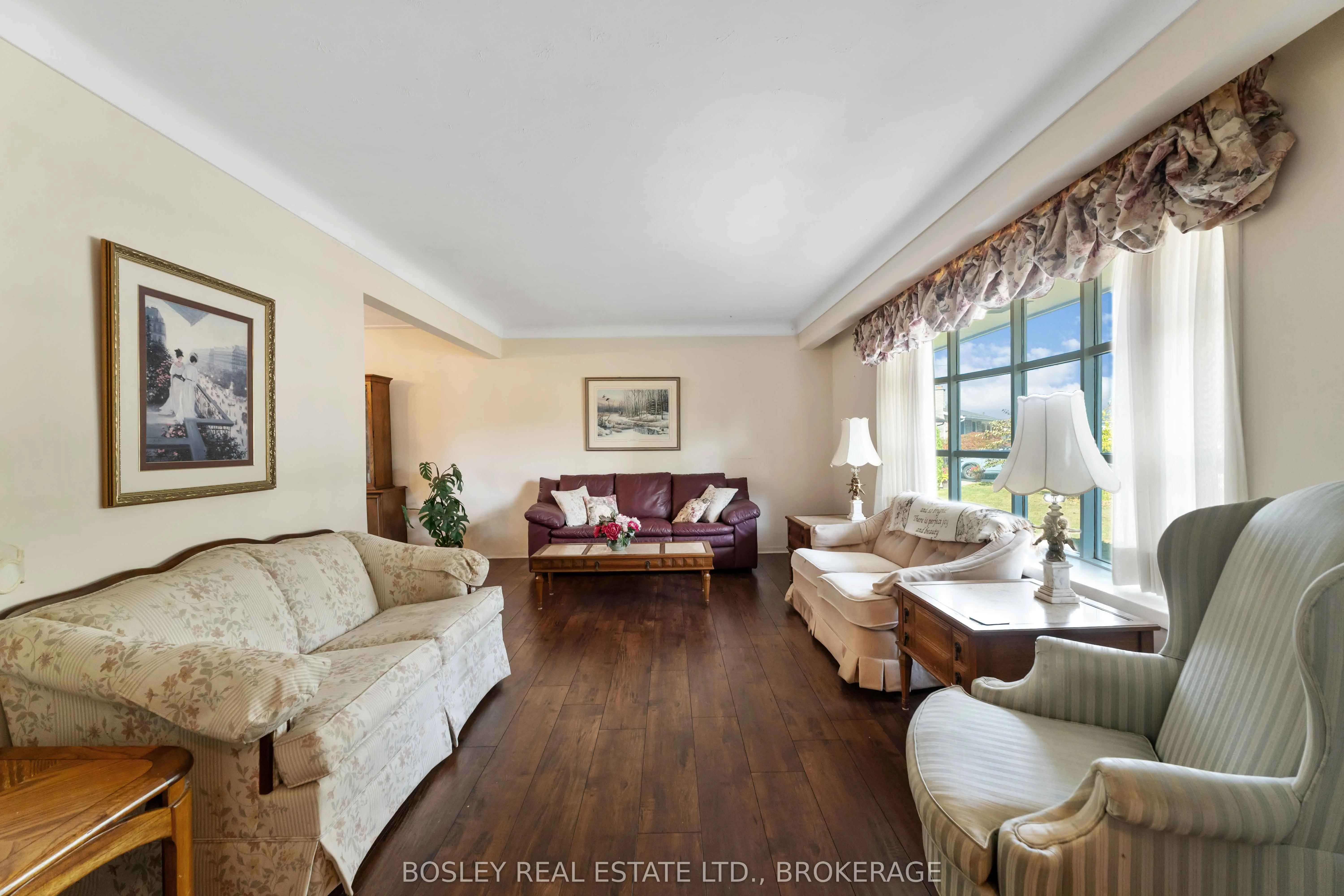 27 Meadowlark Crescent