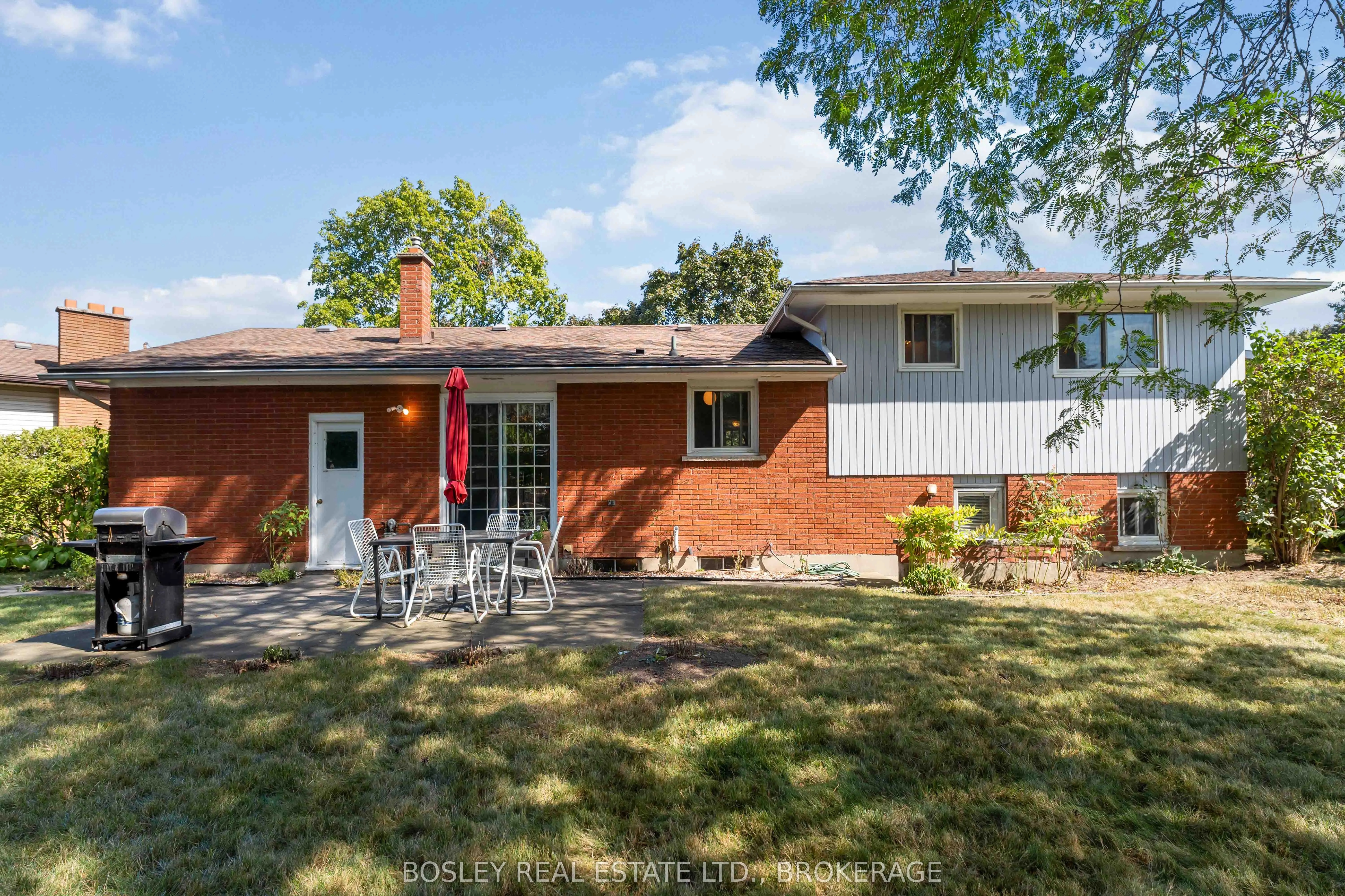 27 Meadowlark Crescent