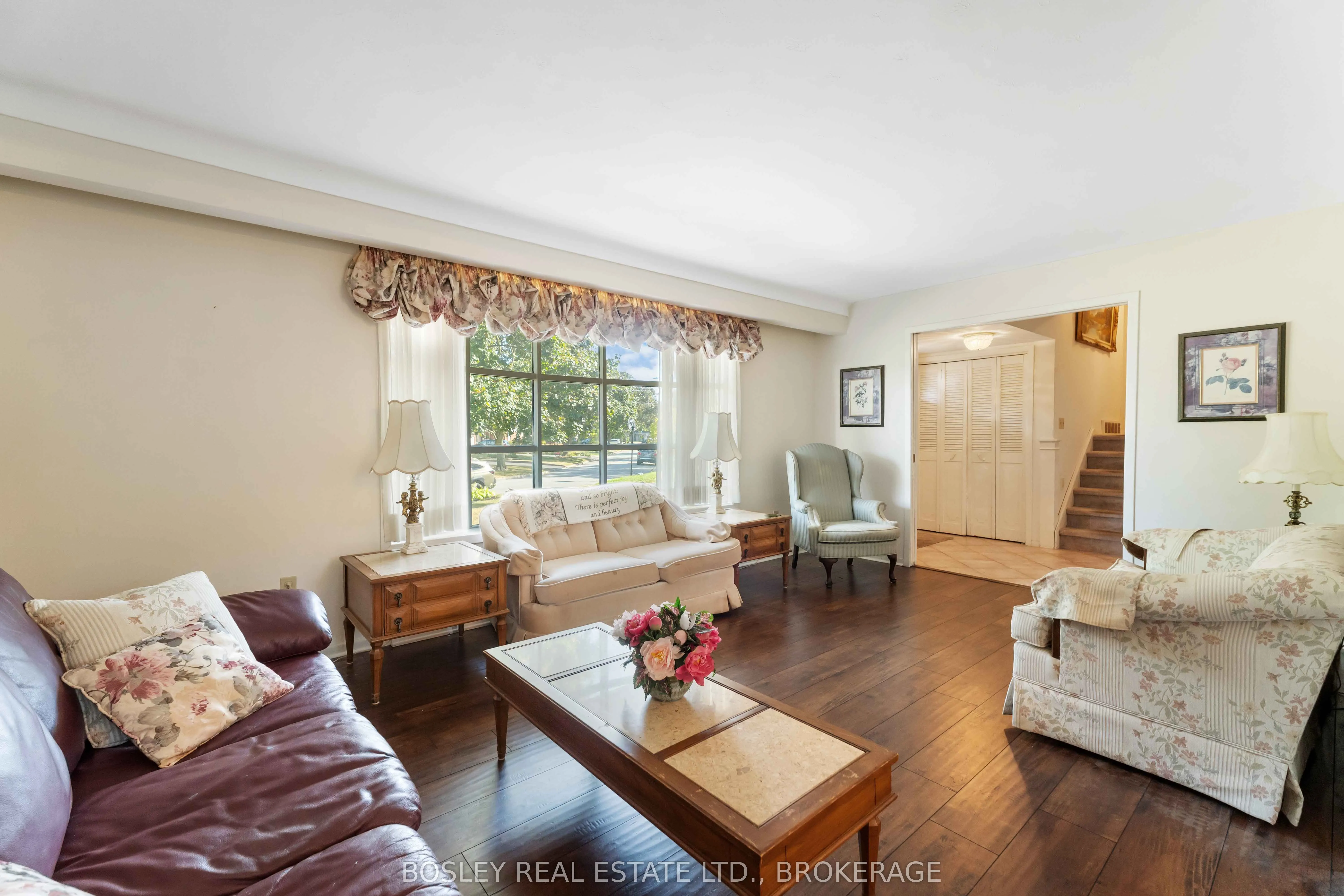 27 Meadowlark Crescent