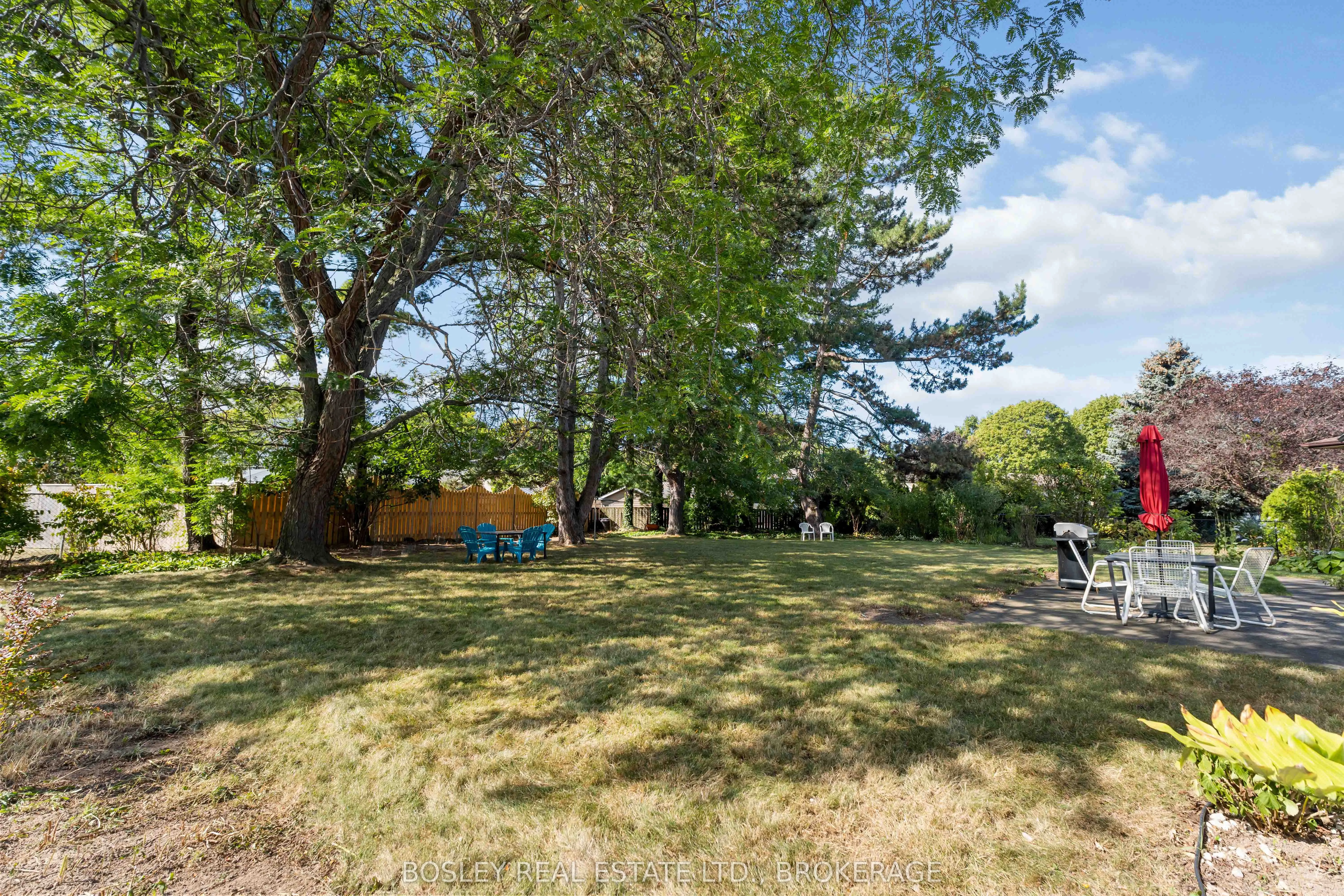 27 Meadowlark Crescent