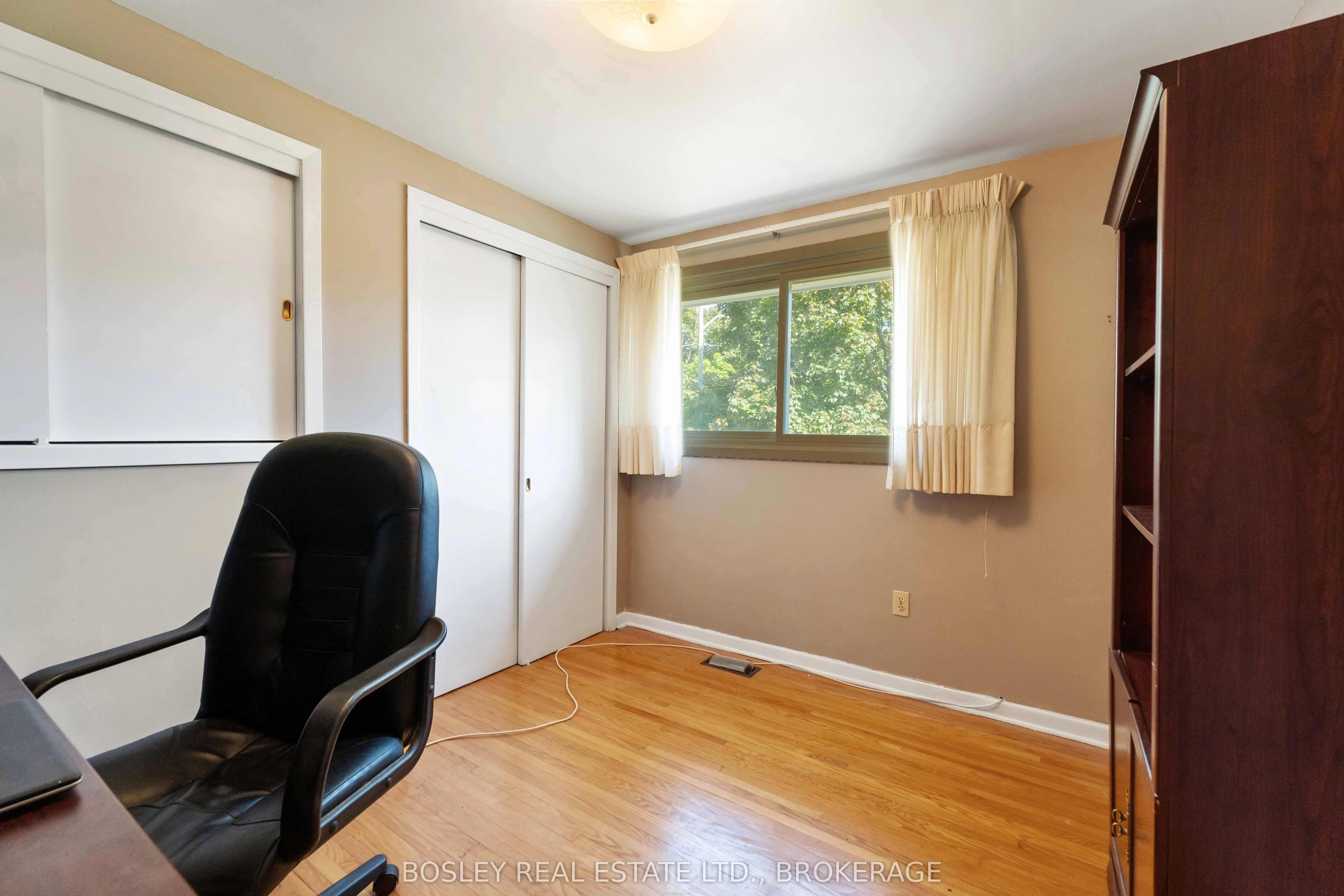 27 Meadowlark Crescent