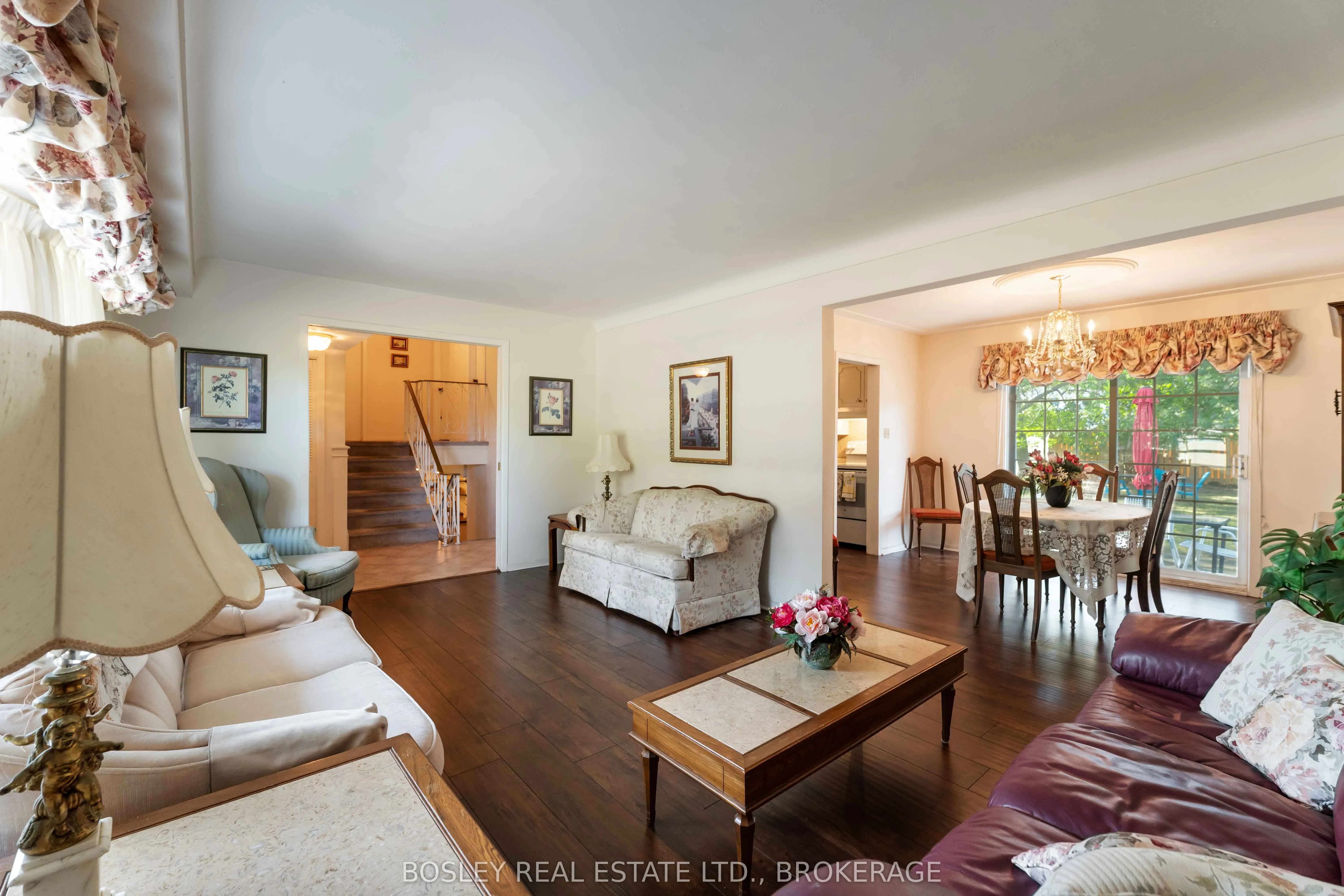 27 Meadowlark Crescent
