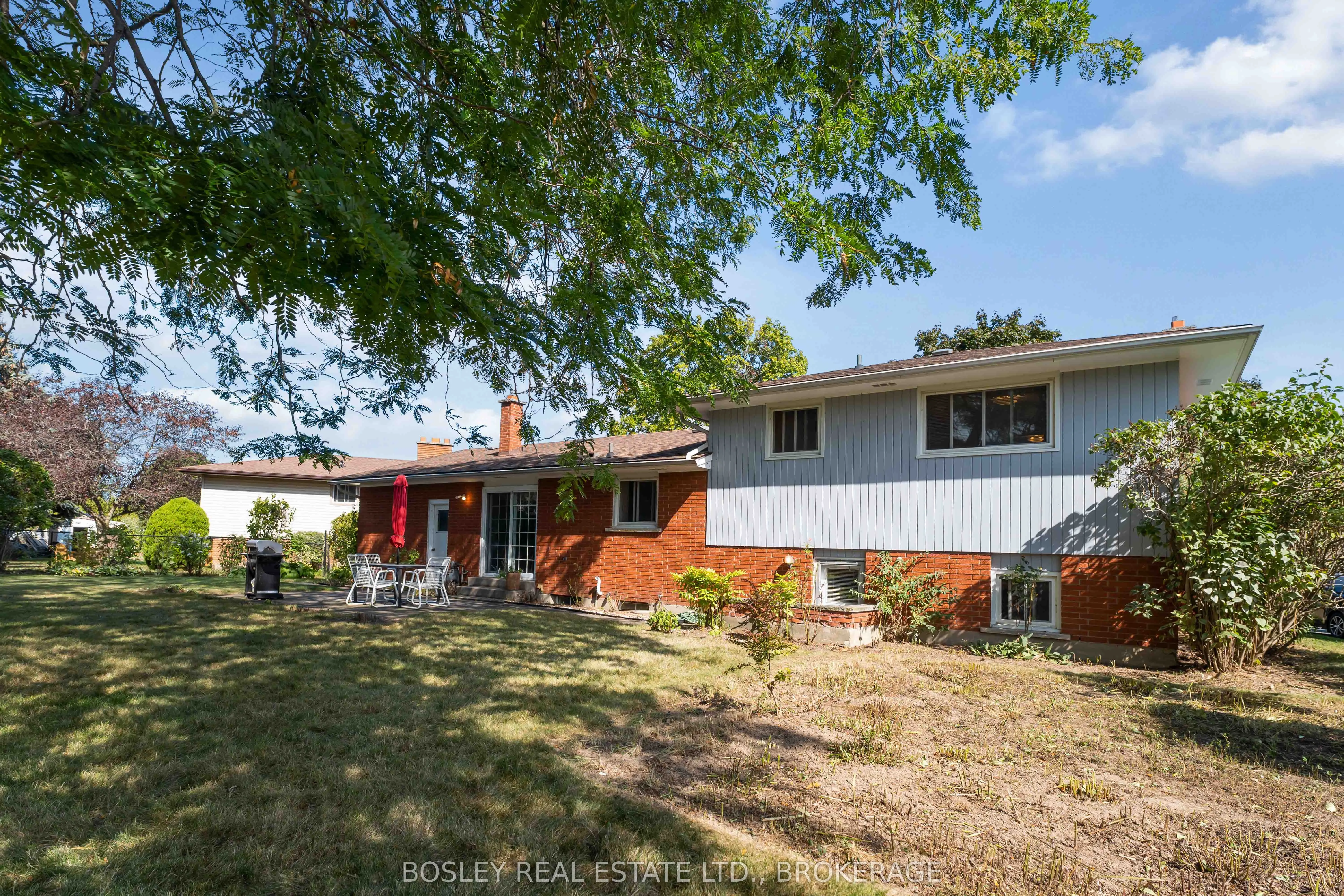 27 Meadowlark Crescent