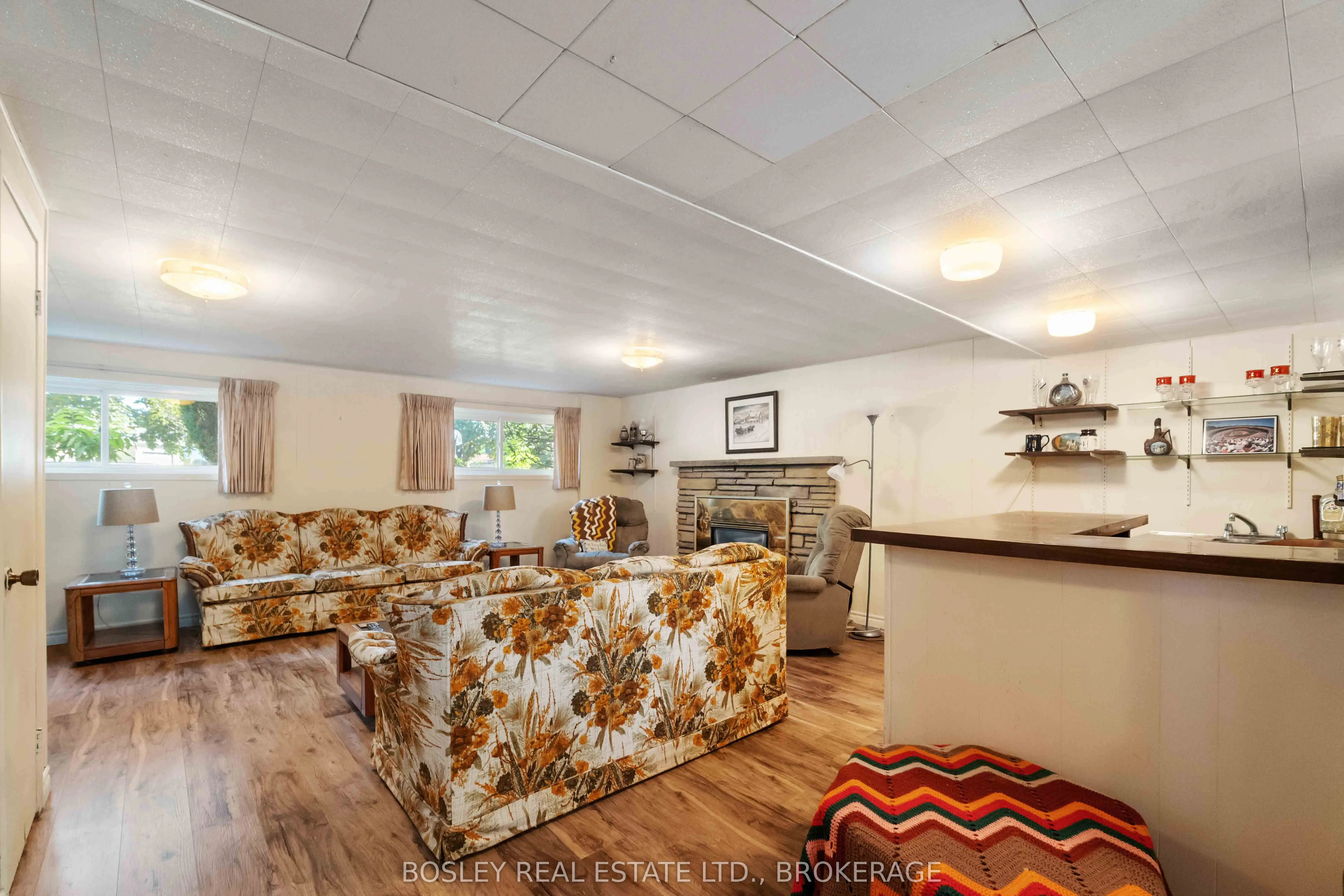 27 Meadowlark Crescent