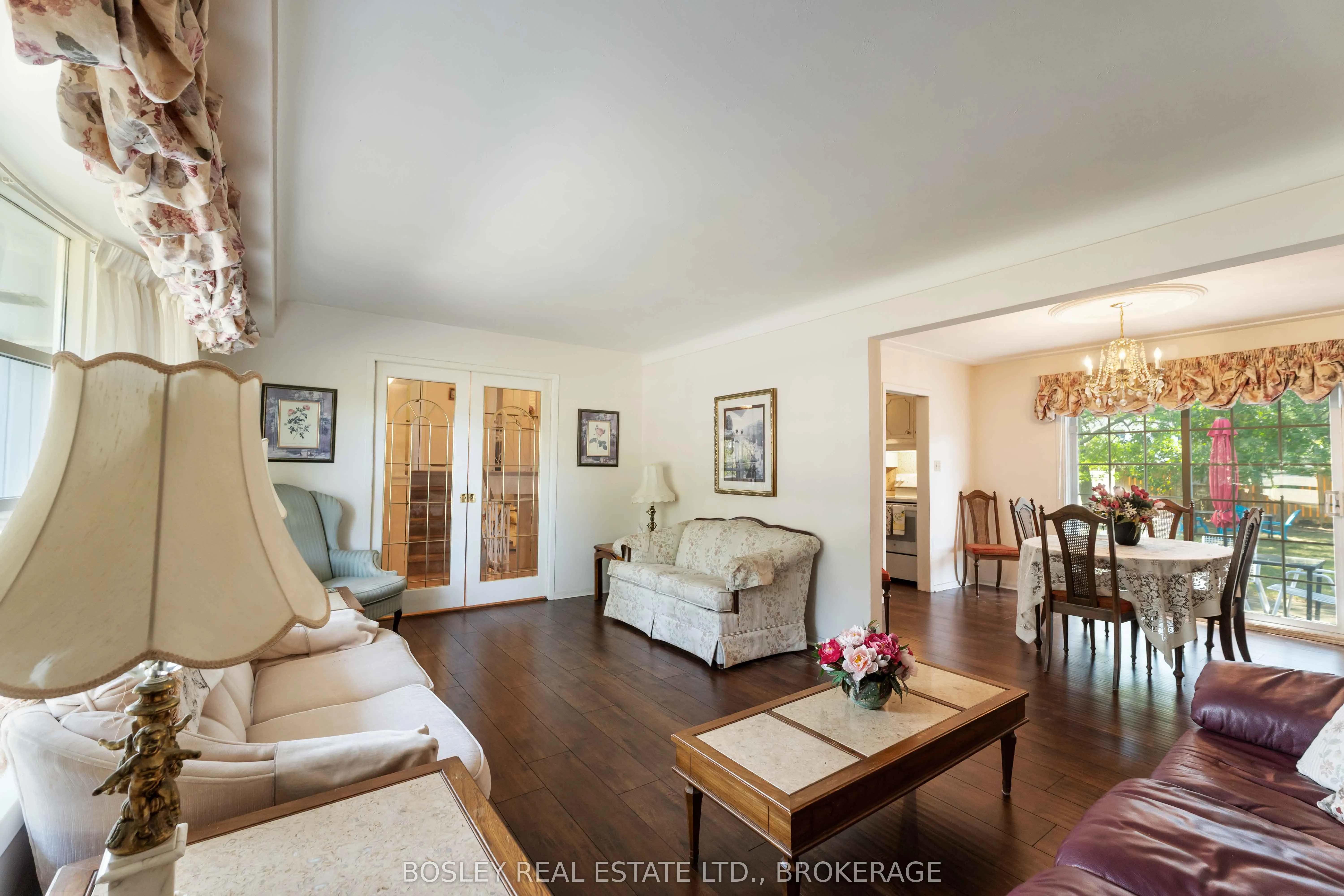 27 Meadowlark Crescent