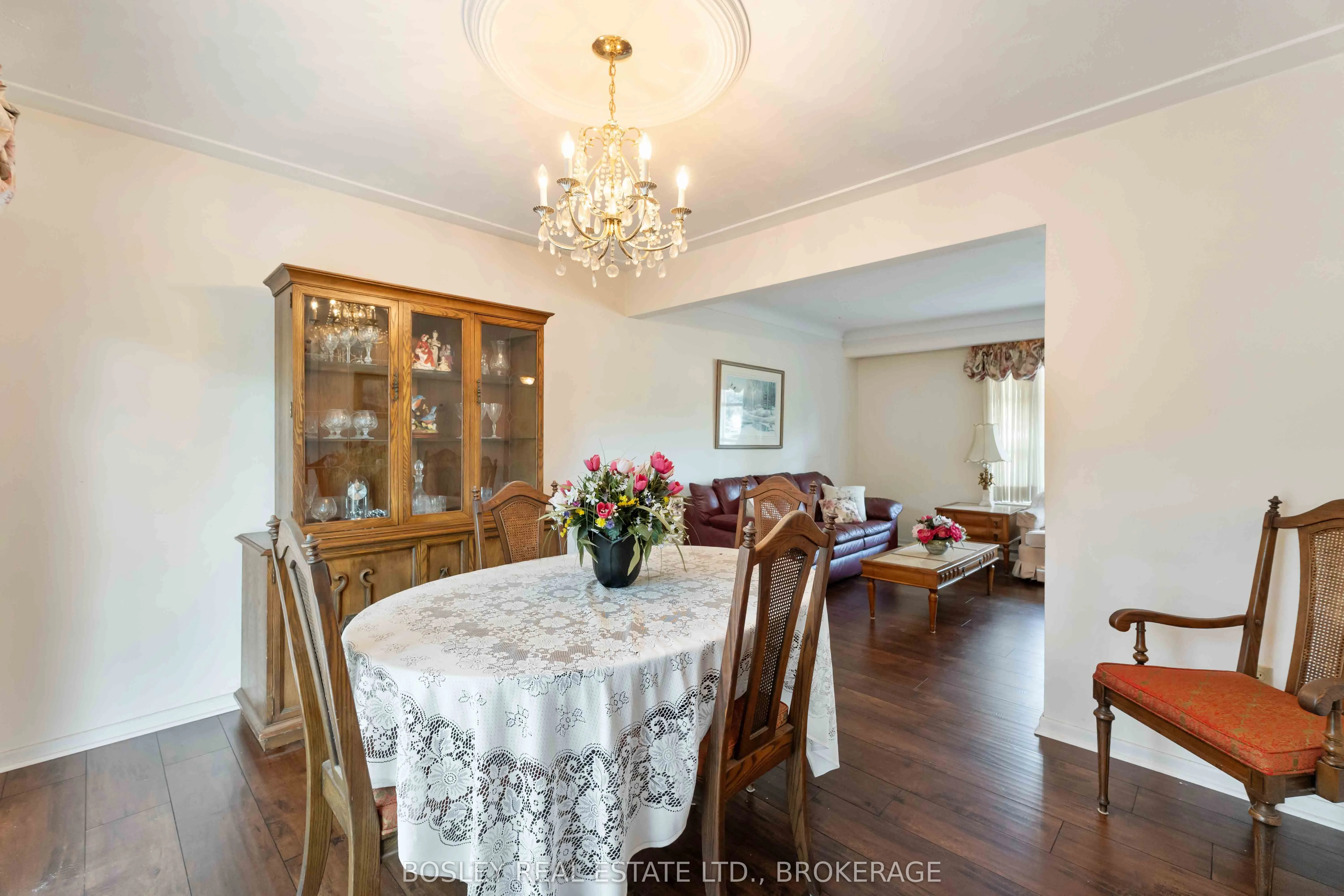 27 Meadowlark Crescent