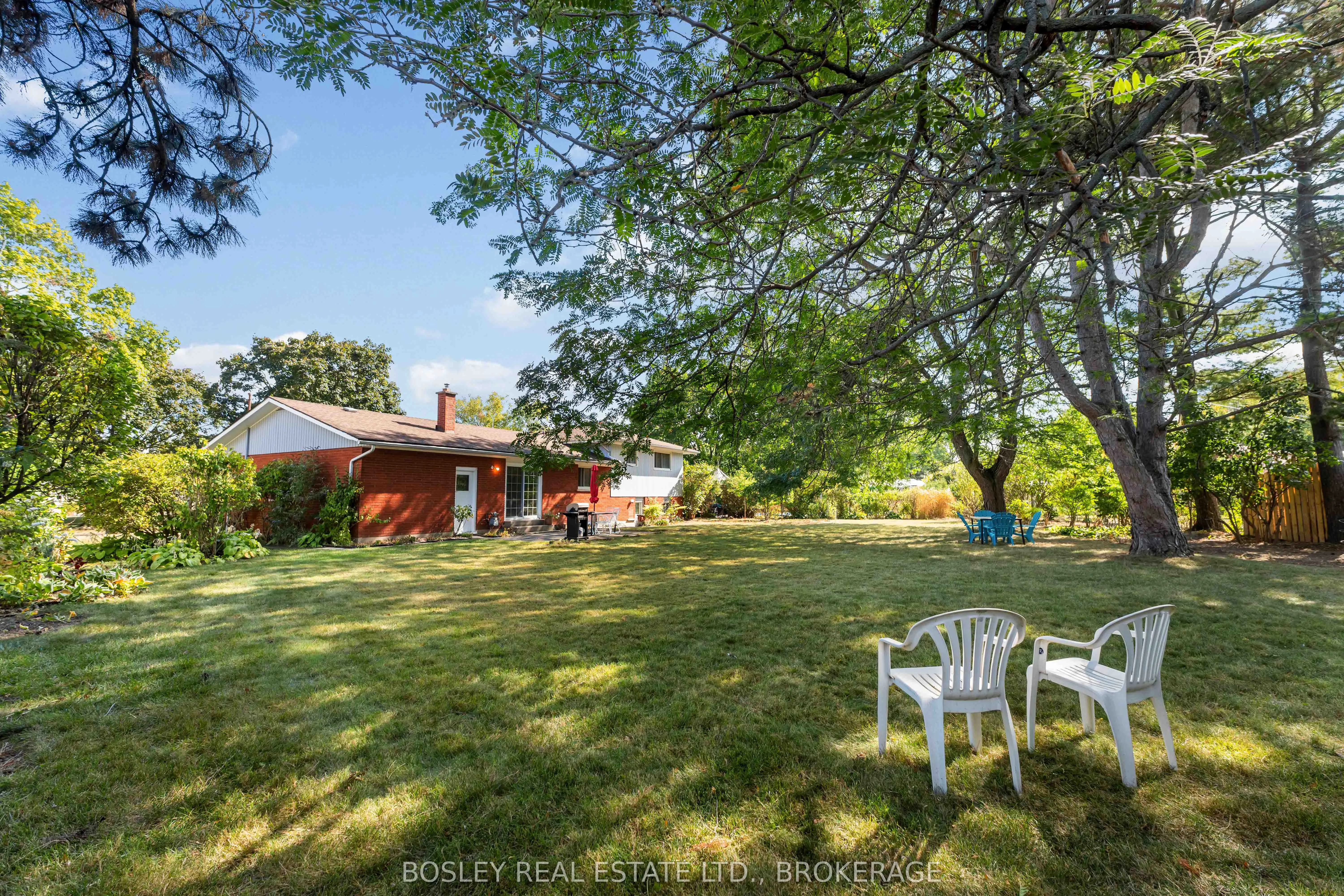 27 Meadowlark Crescent