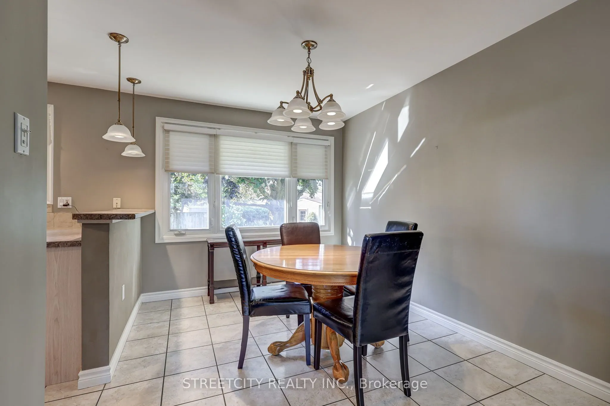 15 Ryerson Place